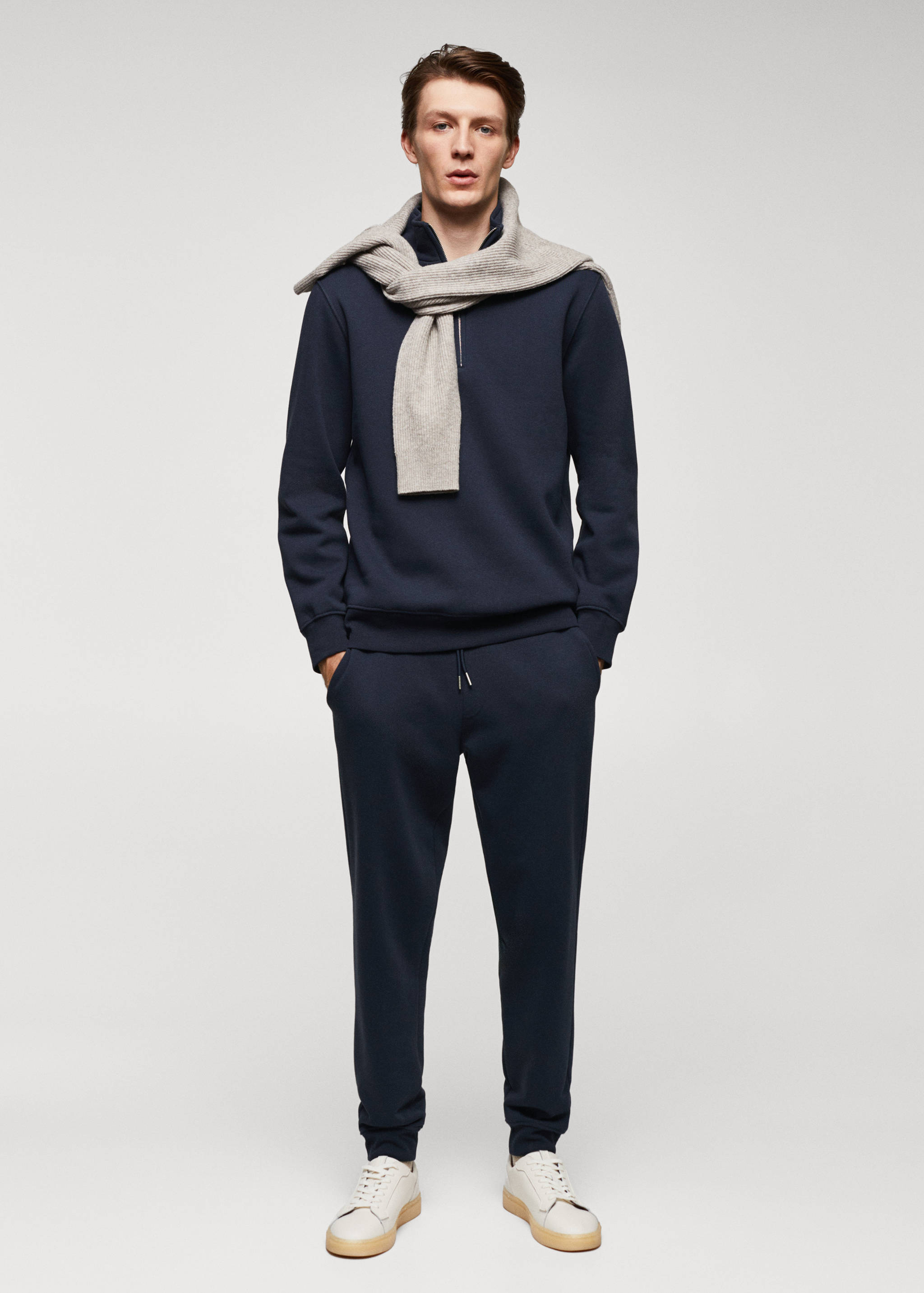 بلوزة قطنية بسحاب عند الرقبة - رؤية عامة