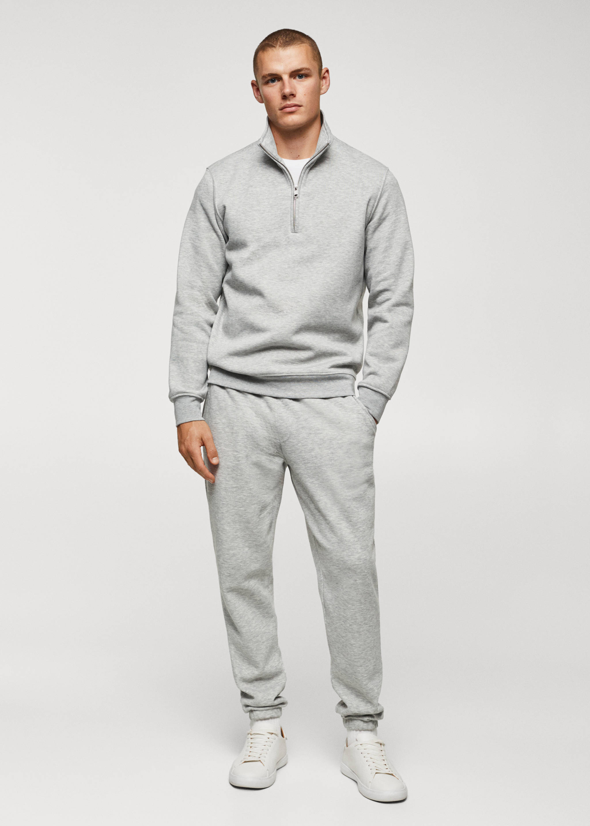 بلوزة قطنية بسحاب عند الرقبة - رؤية عامة