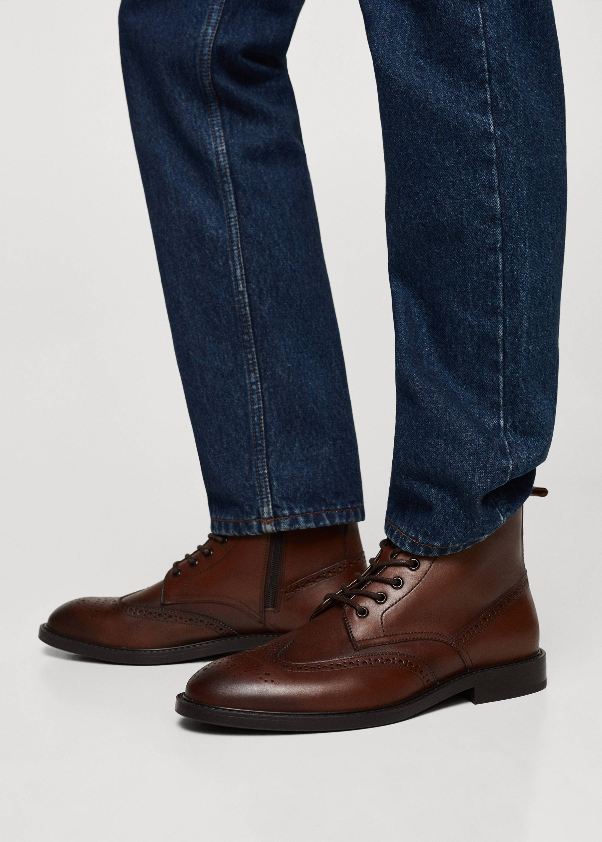 Die-cut leather ankle boots - Details of the article 9