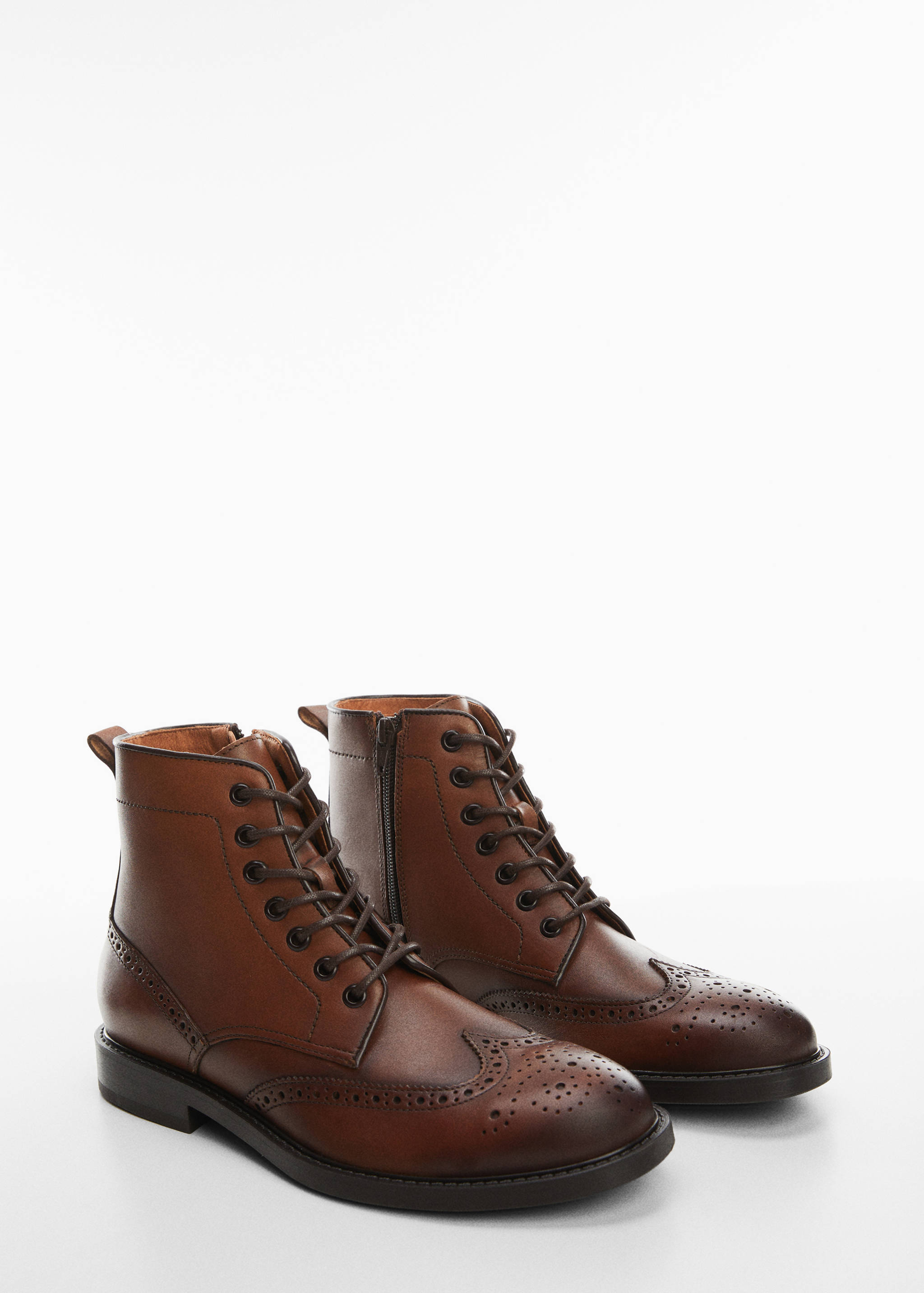 Die-cut leather ankle boots - Medium plane