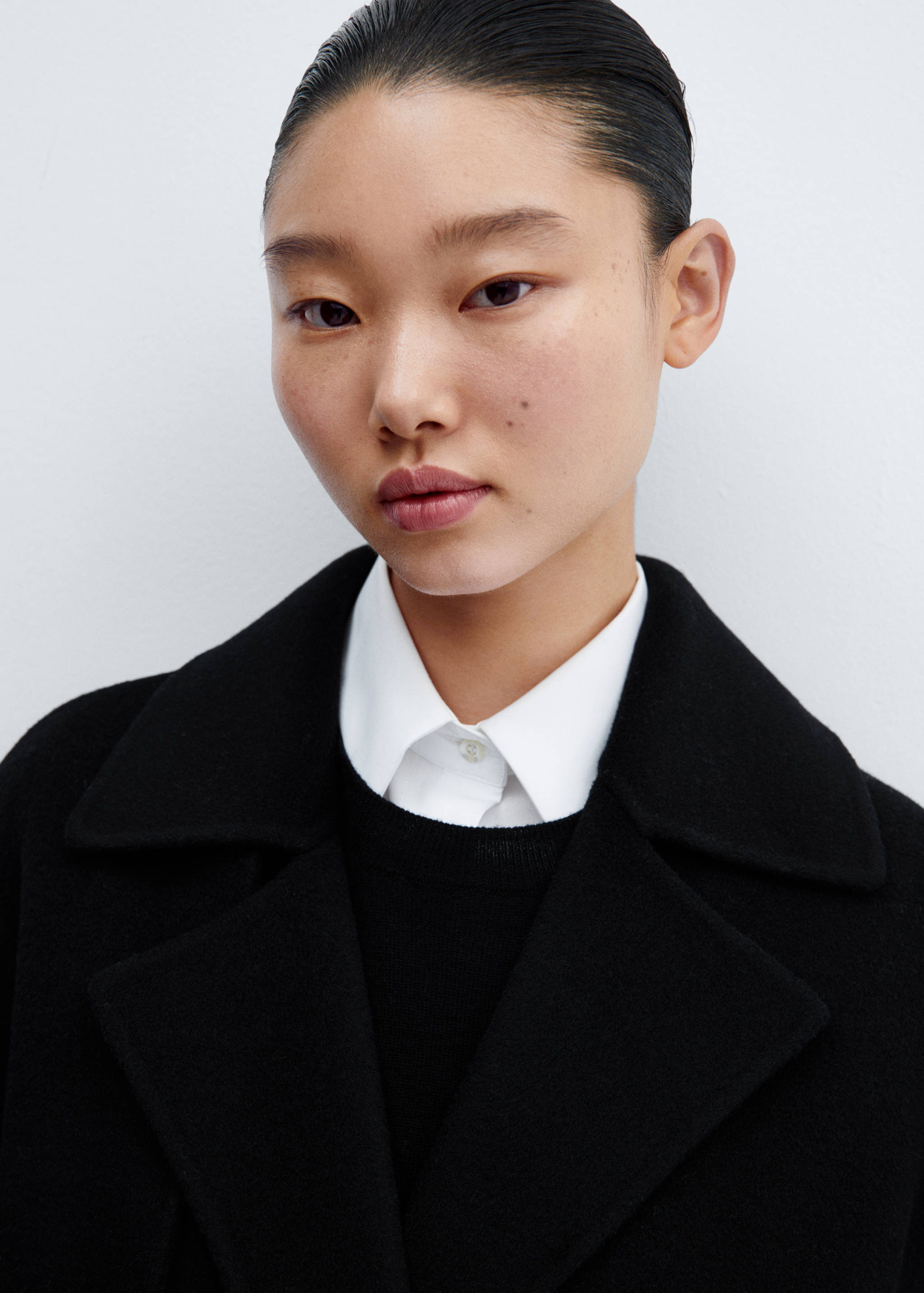 Handmade wool coat with belt - Details of the article 1