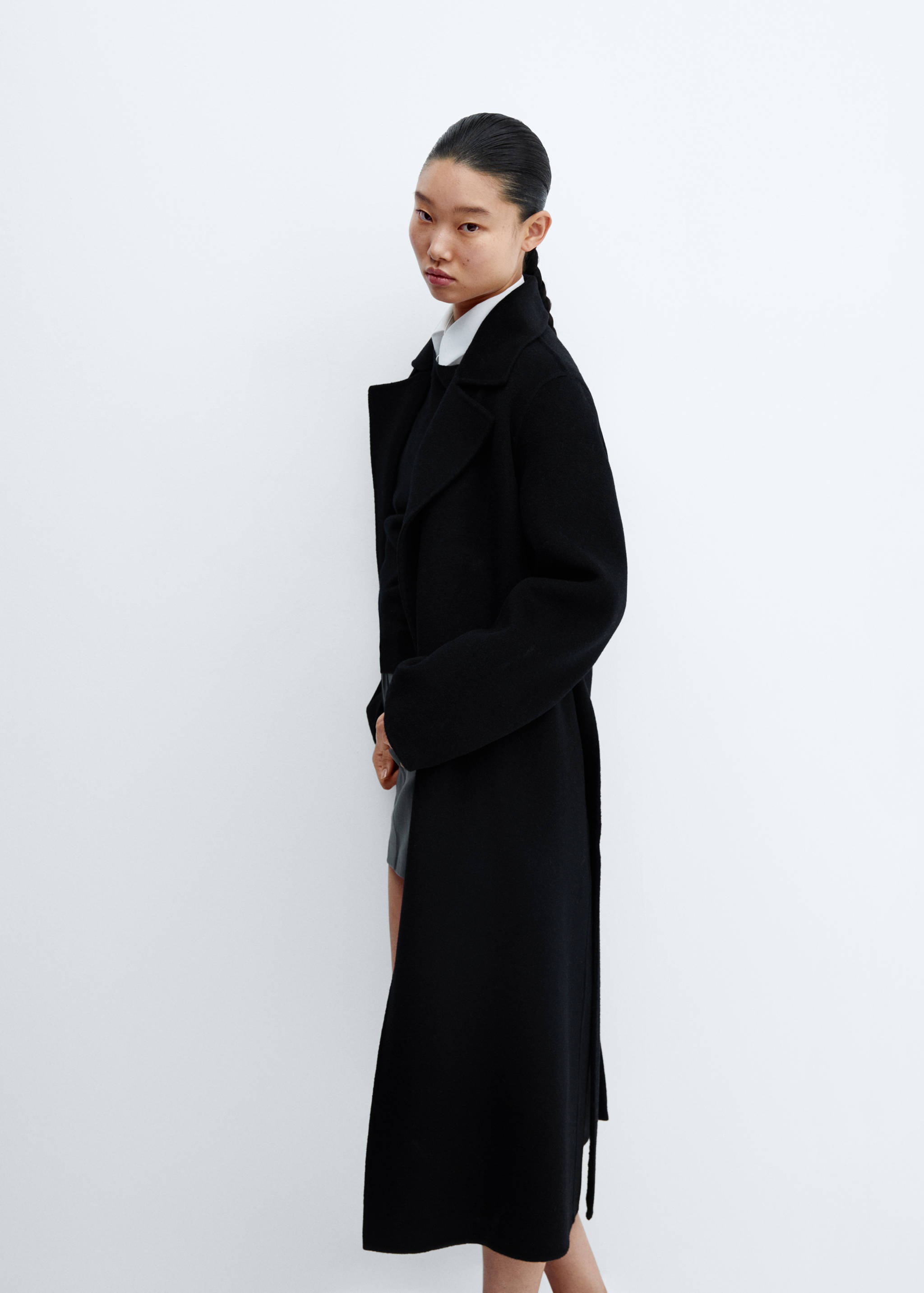 Handmade wool coat with belt - Details of the article 2