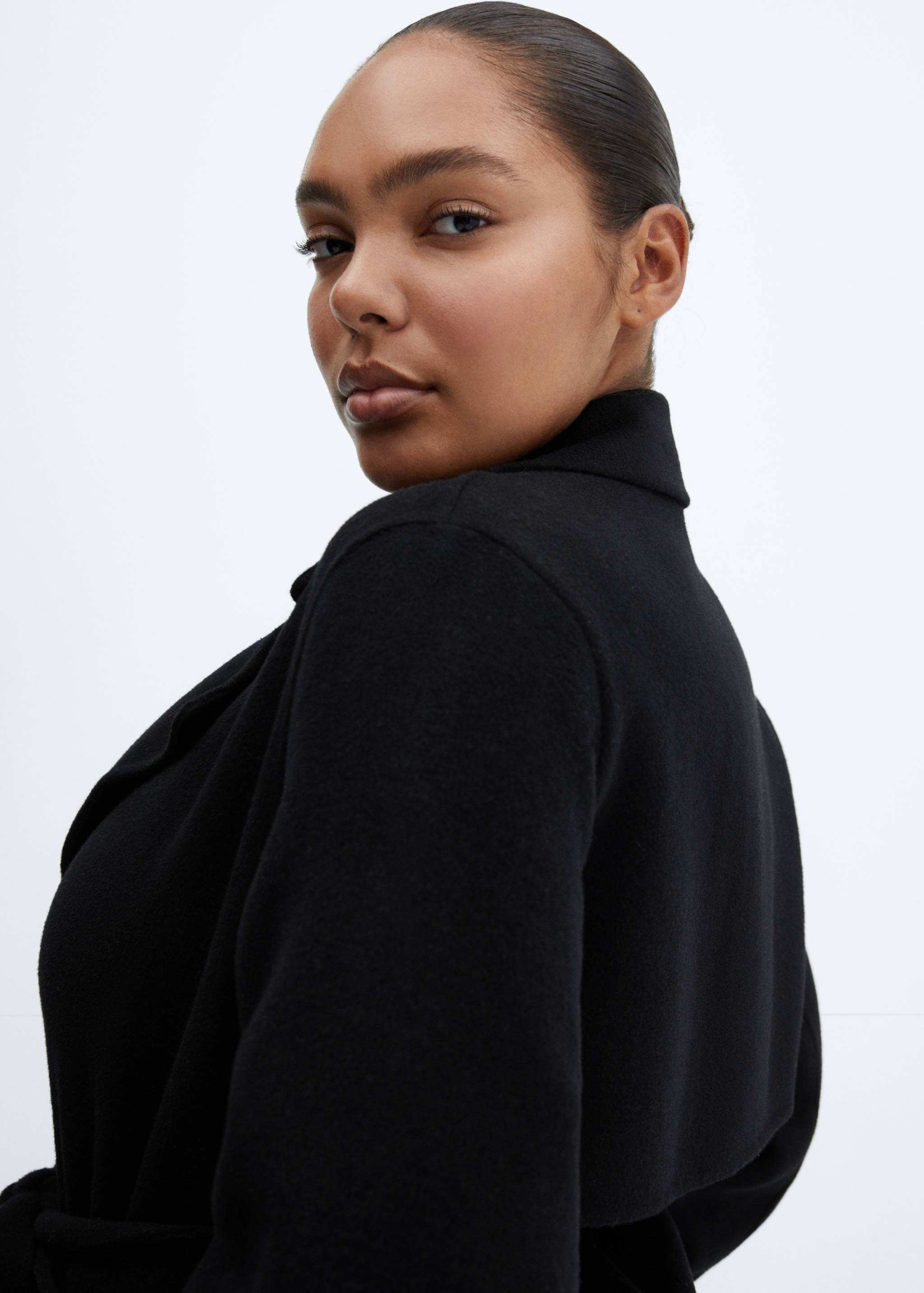 Handmade wool coat with belt - Details of the article 4