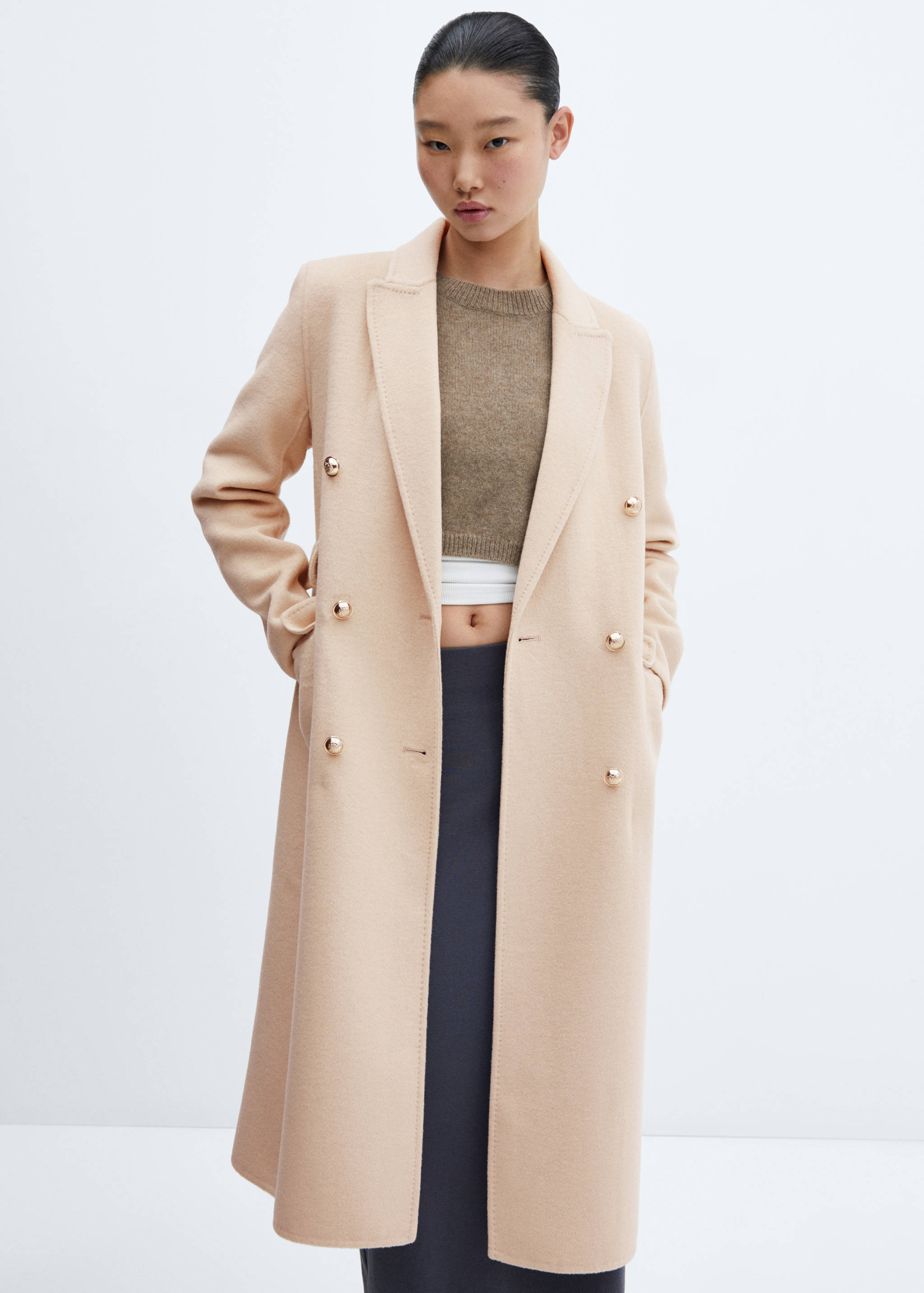 Manteau laine fait main boutons - Plan moyen