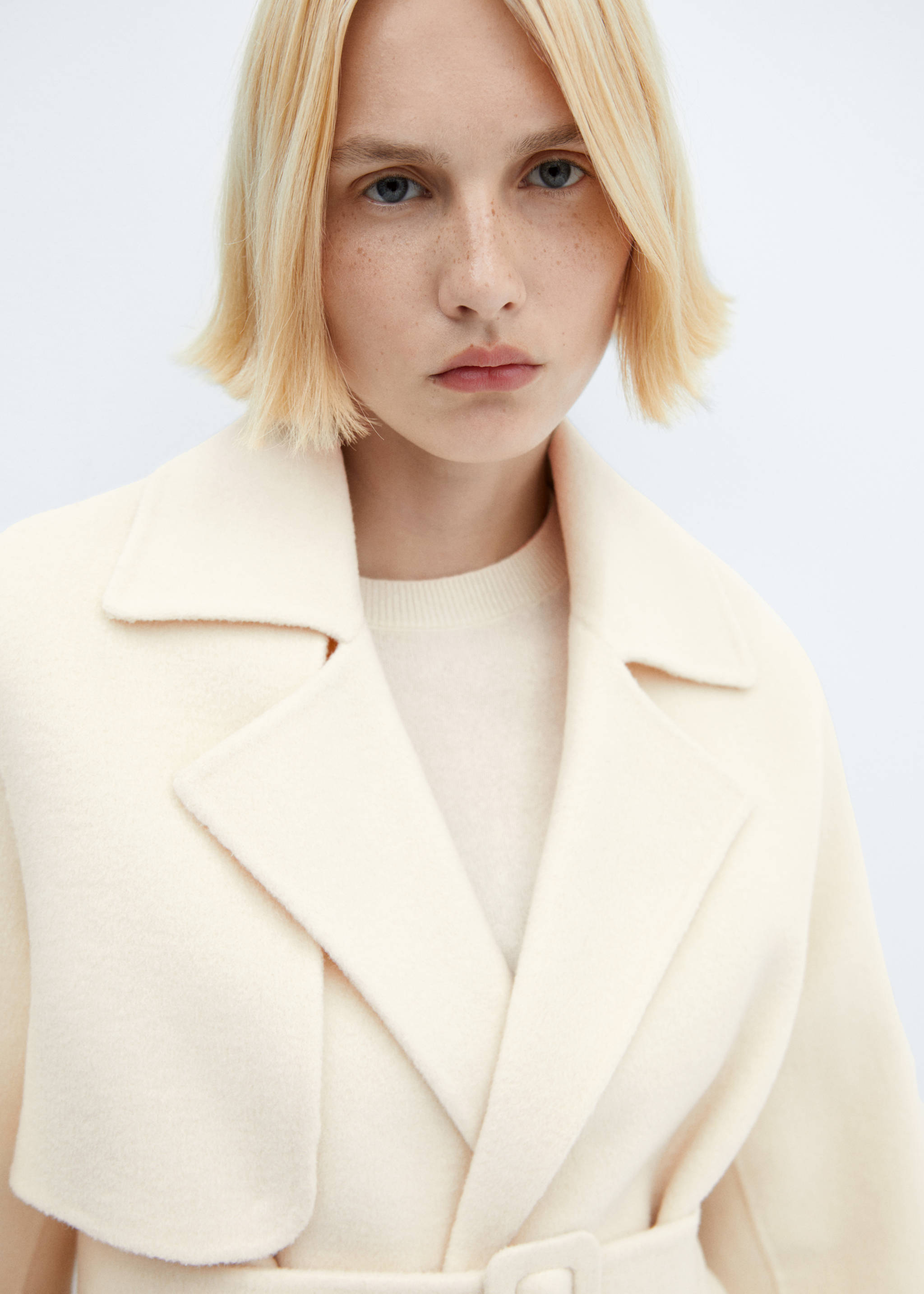 Handmade wool coat with belt - Details of the article 1