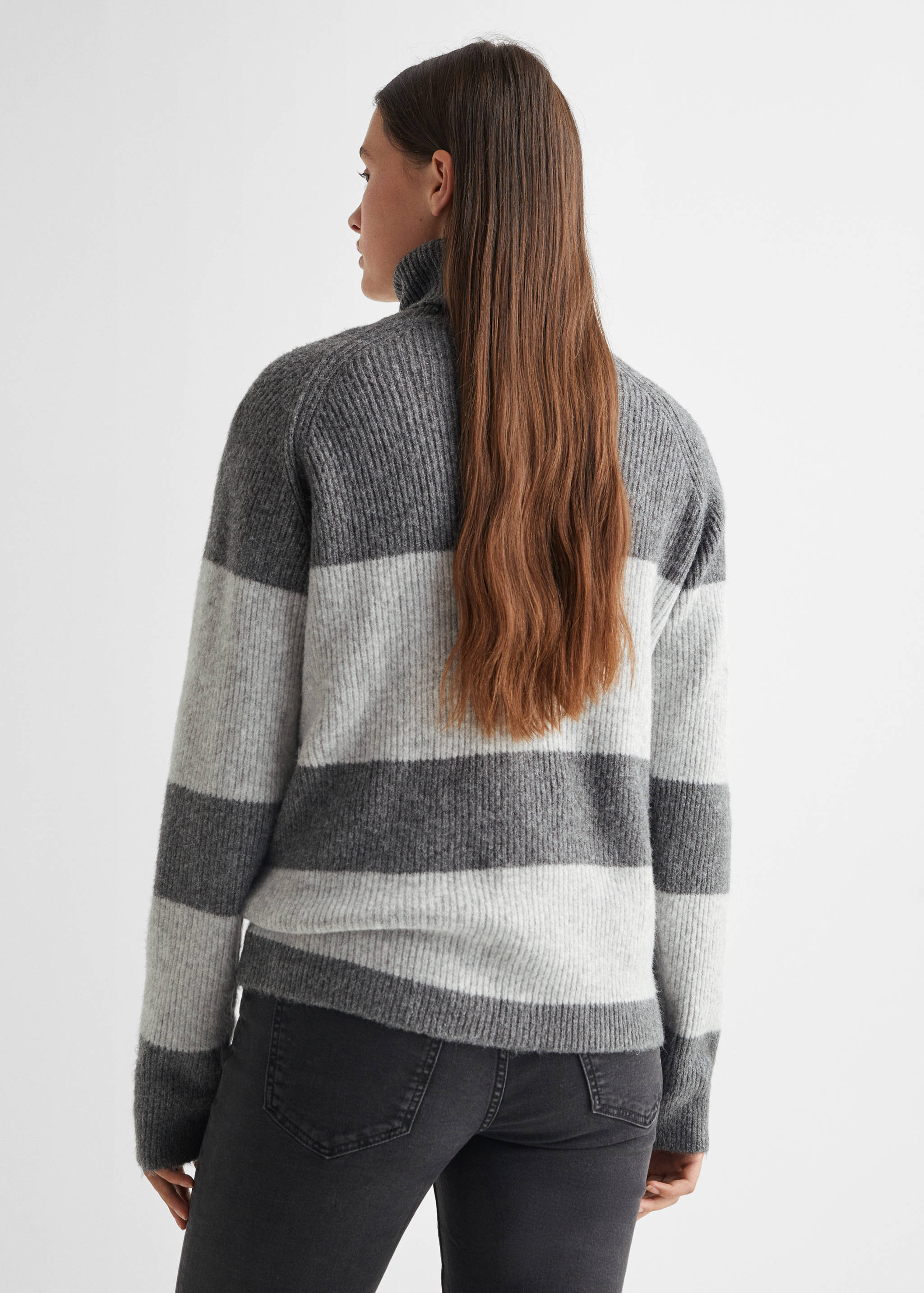 Stand-collar striped sweater - Reverse of the article