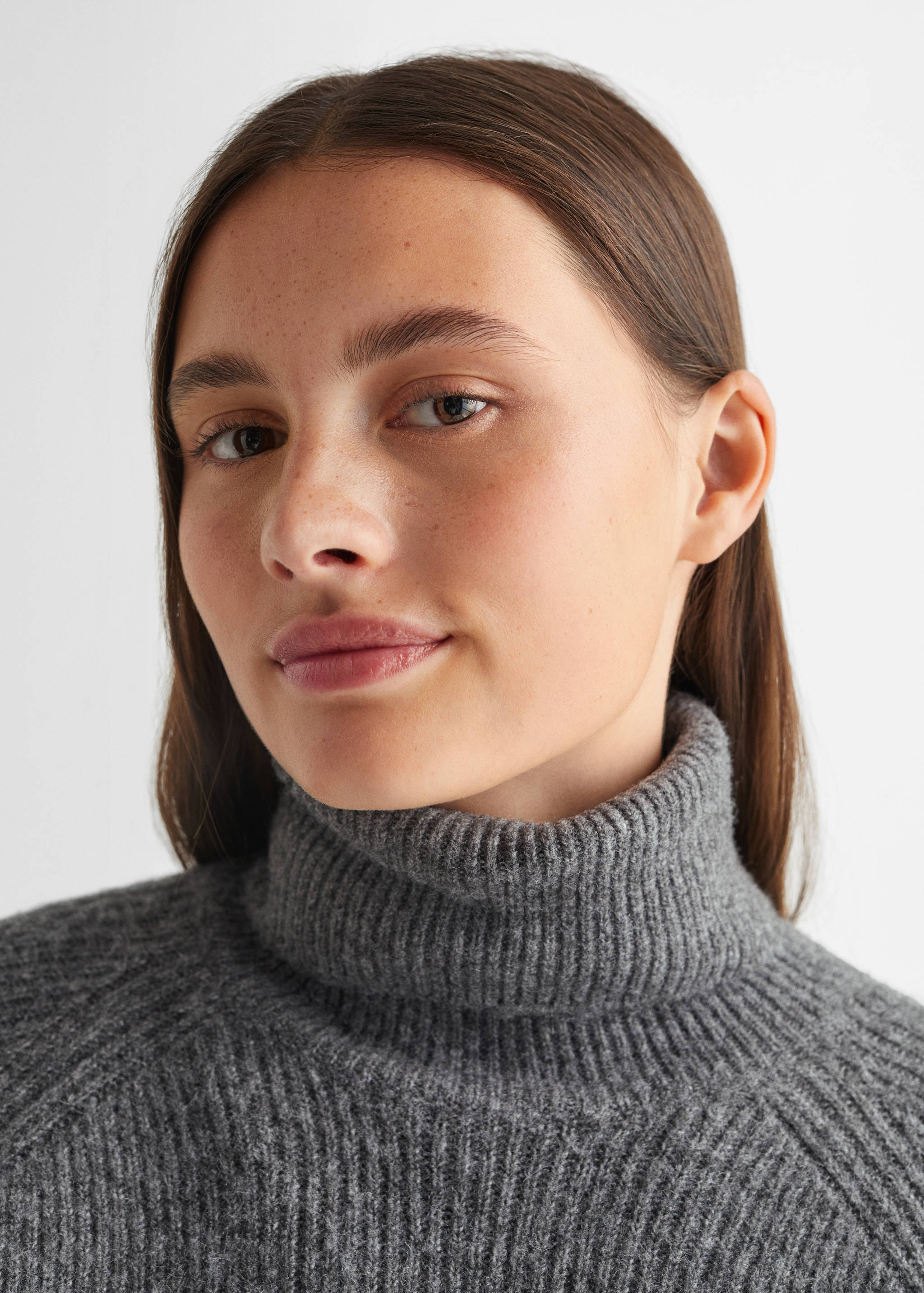 Stand-collar striped sweater - Details of the article 1