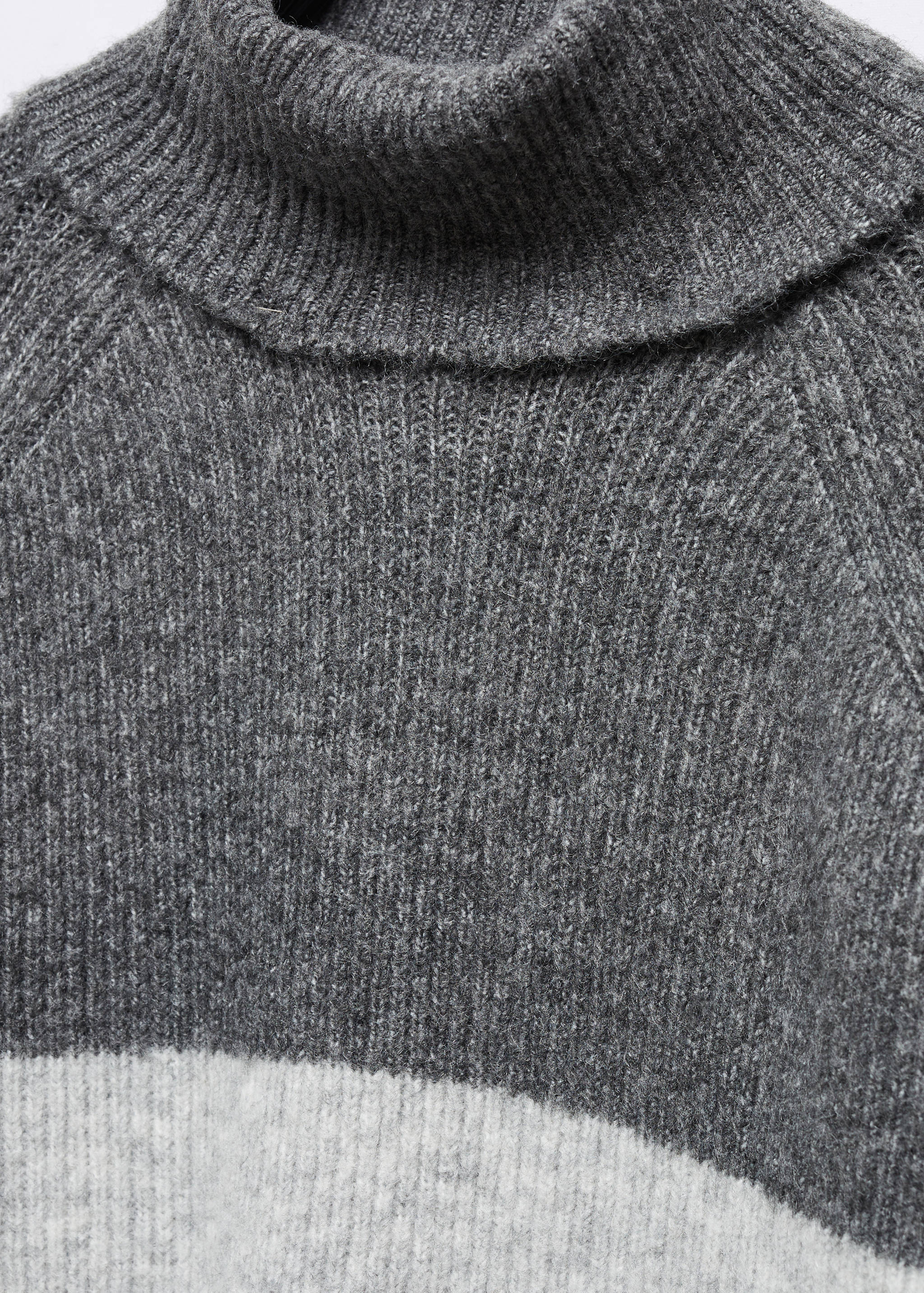 Stand-collar striped sweater - Details of the article 8