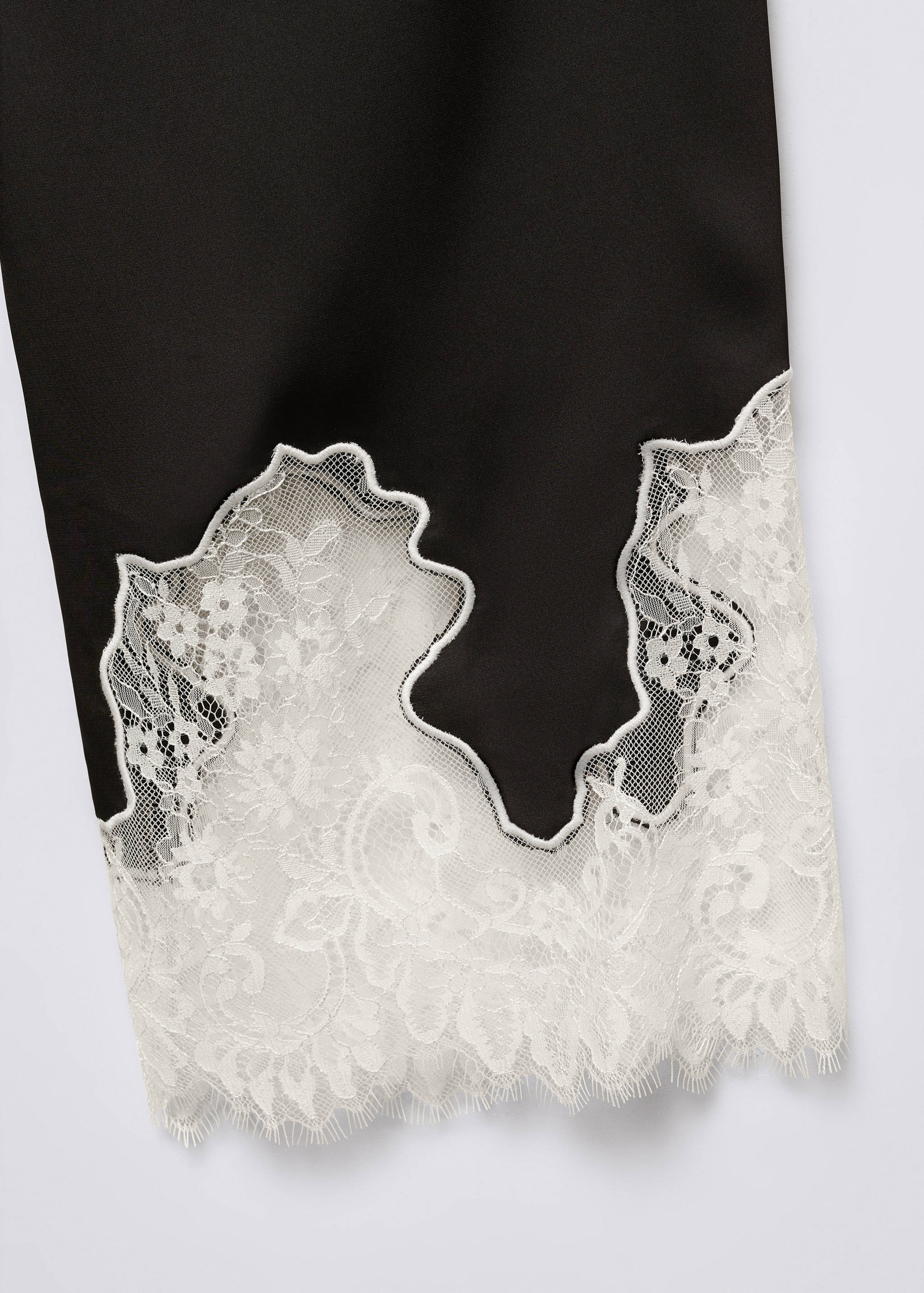 Trousers with lace hem detail - Details of the article 8