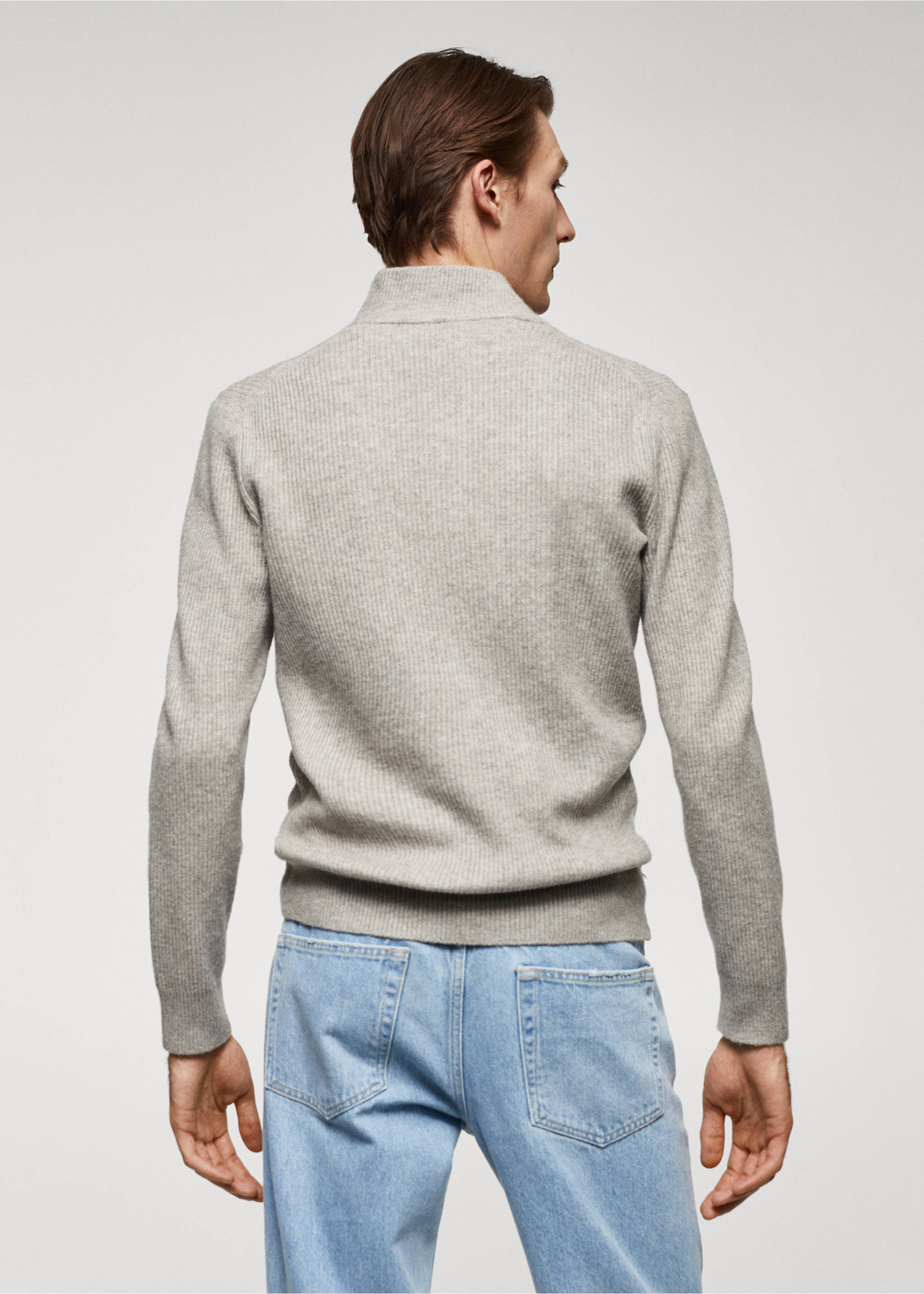 Ribbed sweater with zip - Reverse of the article, Sand. Ref: 57007728-00.