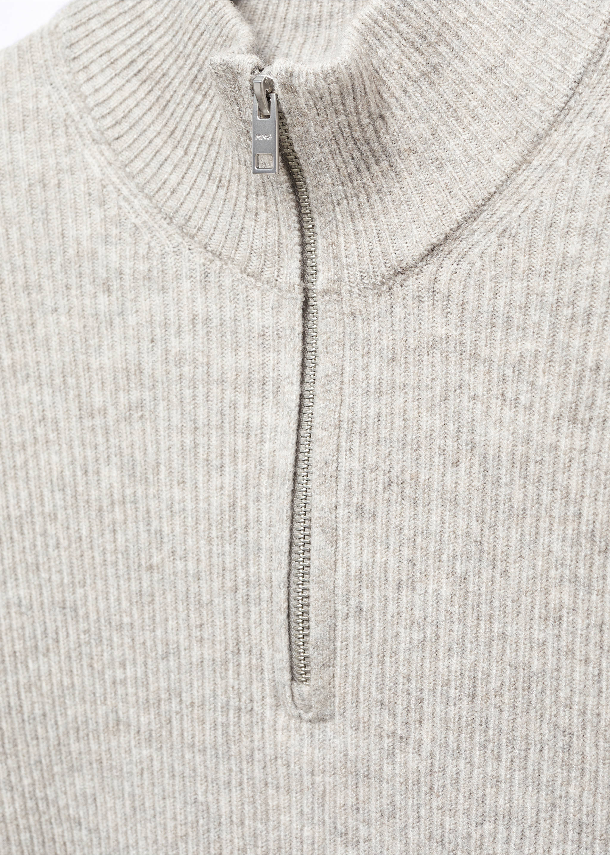 Ribbed sweater with zip - Details of the article 8, Sand. Ref: 57007728-00.