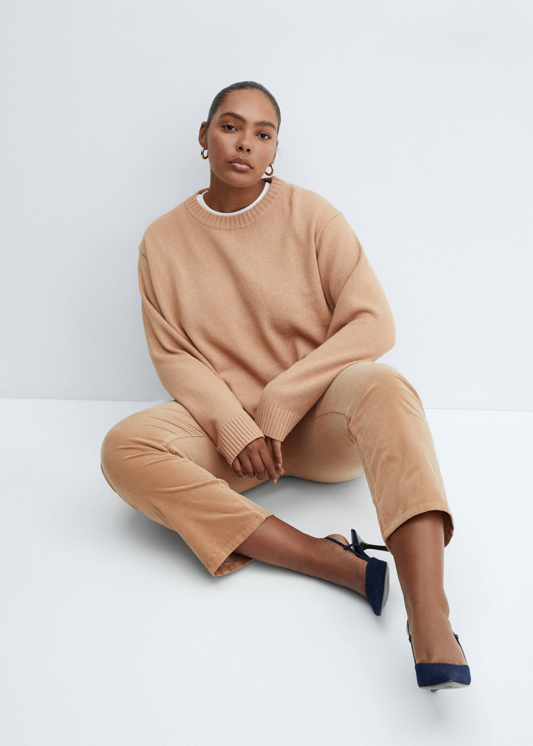 Round-neck knitted sweater - Details of the article 4