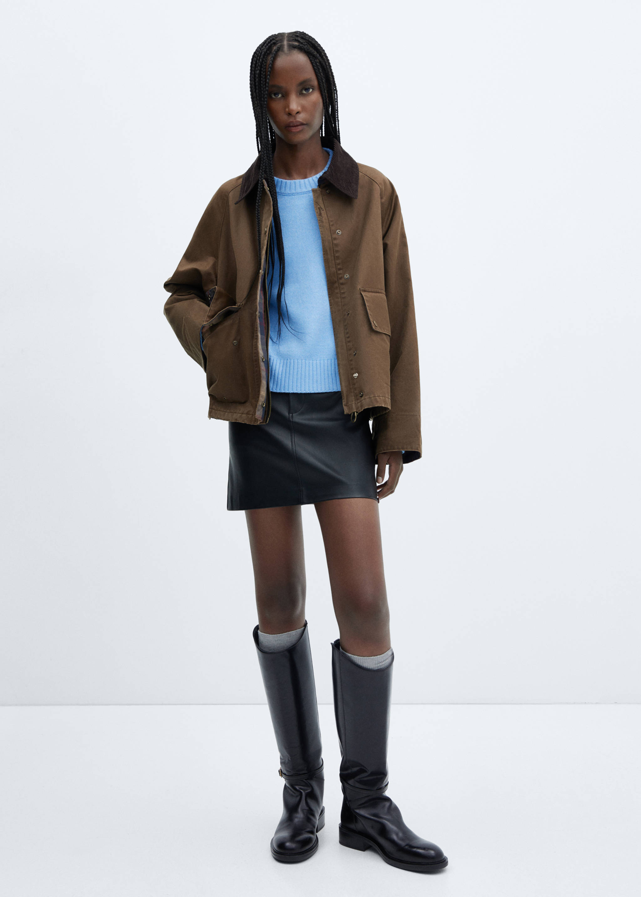 Round-neck knitted sweater - General plane