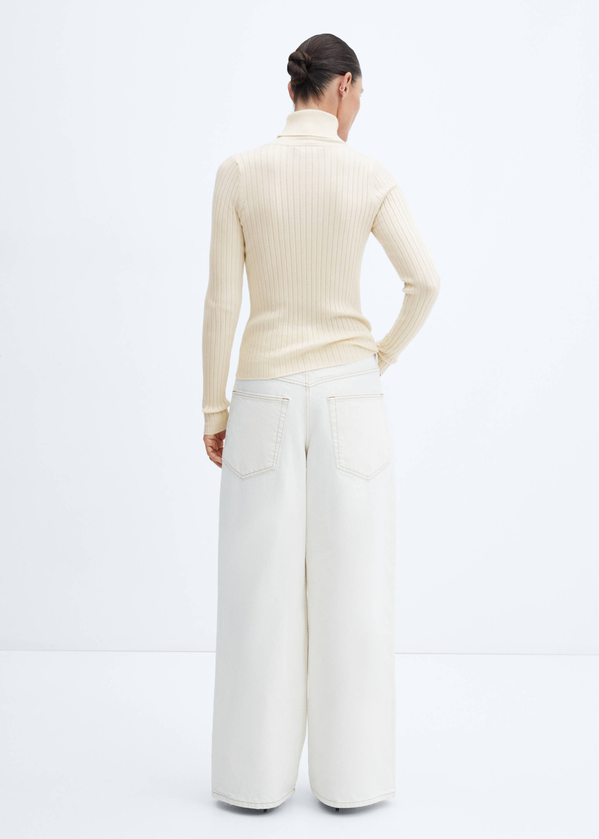 Turtleneck ribbed sweater - Reverse of the article