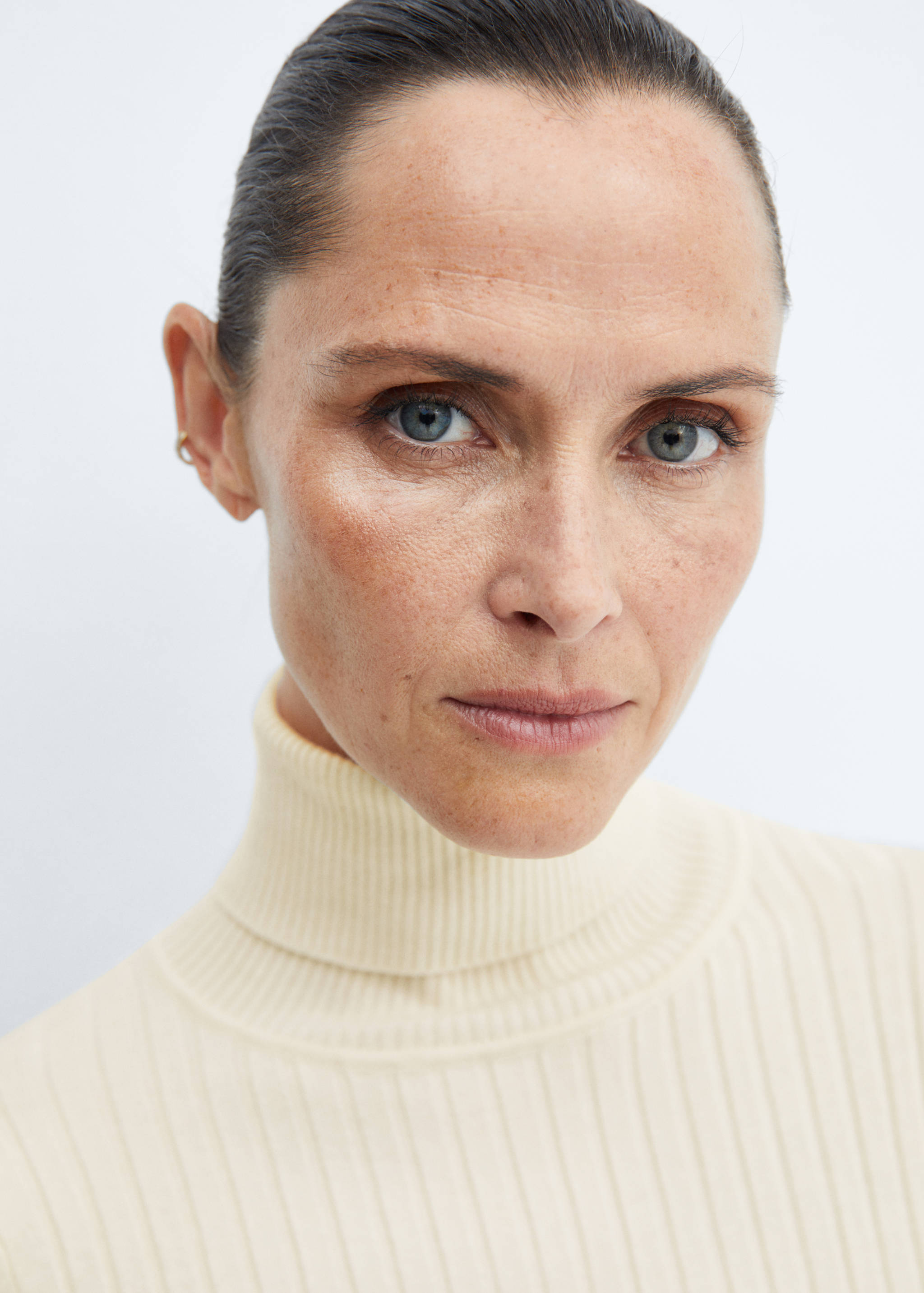 Turtleneck ribbed sweater - Details of the article 1