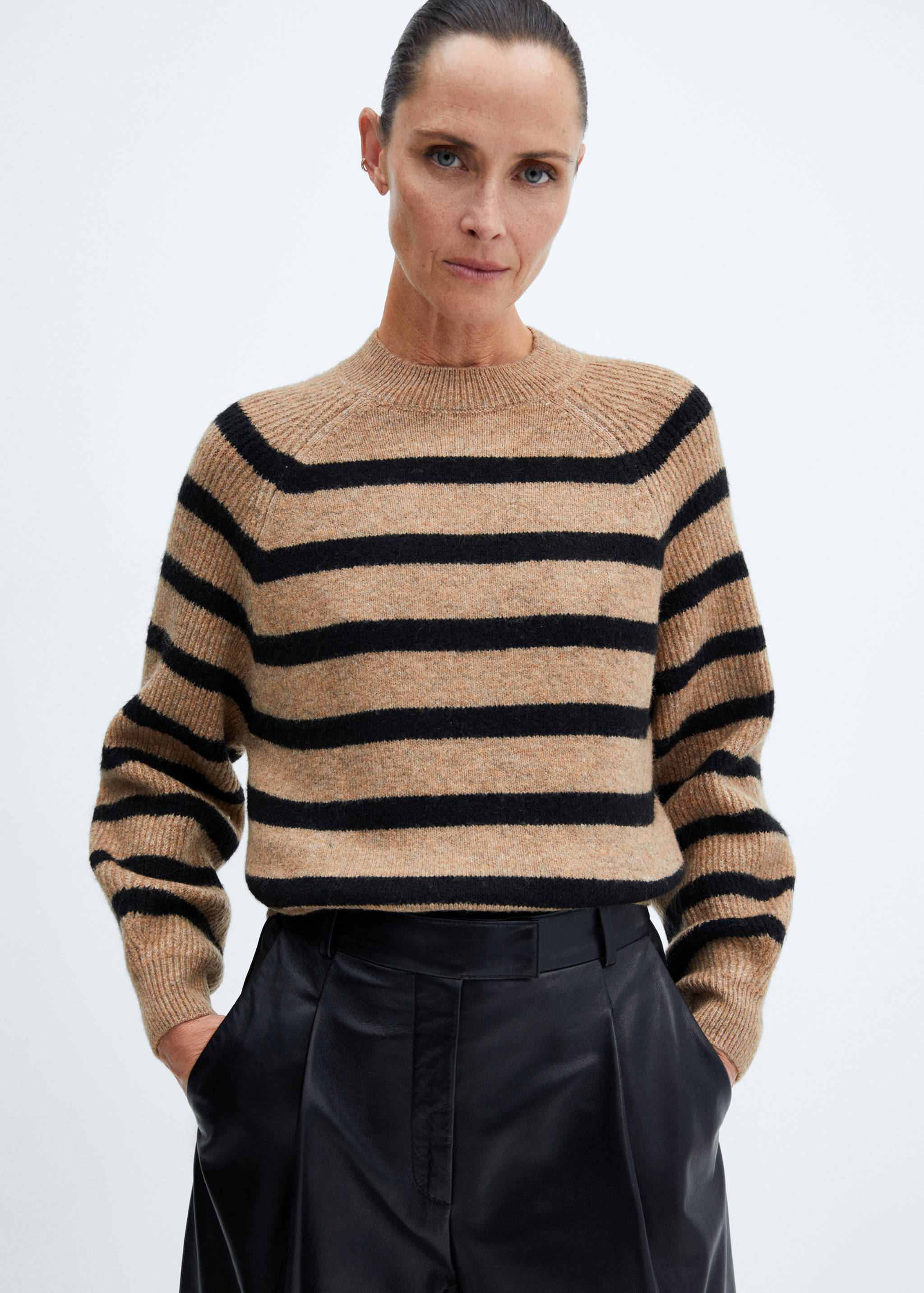 Round-neck striped sweater - Medium plane