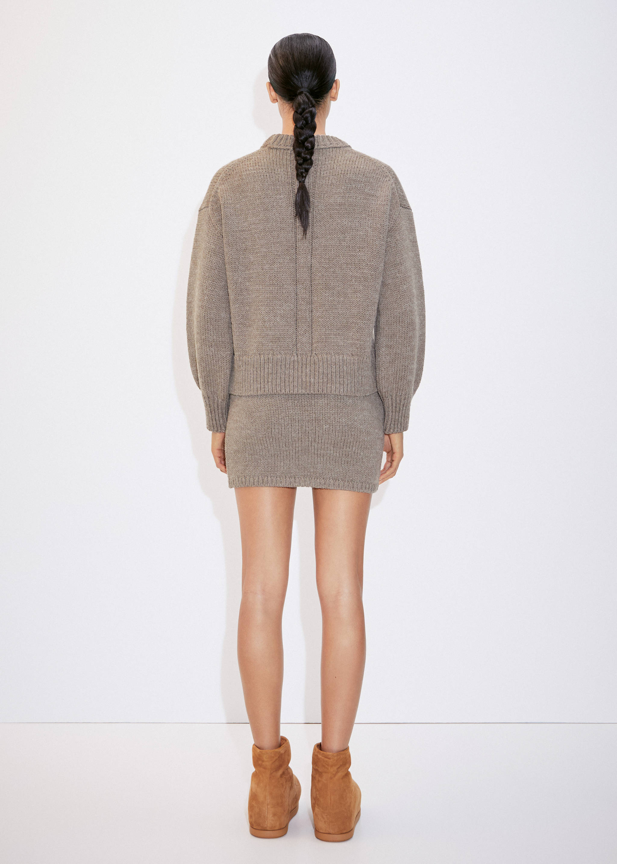Puffed-sleeved wool sweater - Reverse of the article