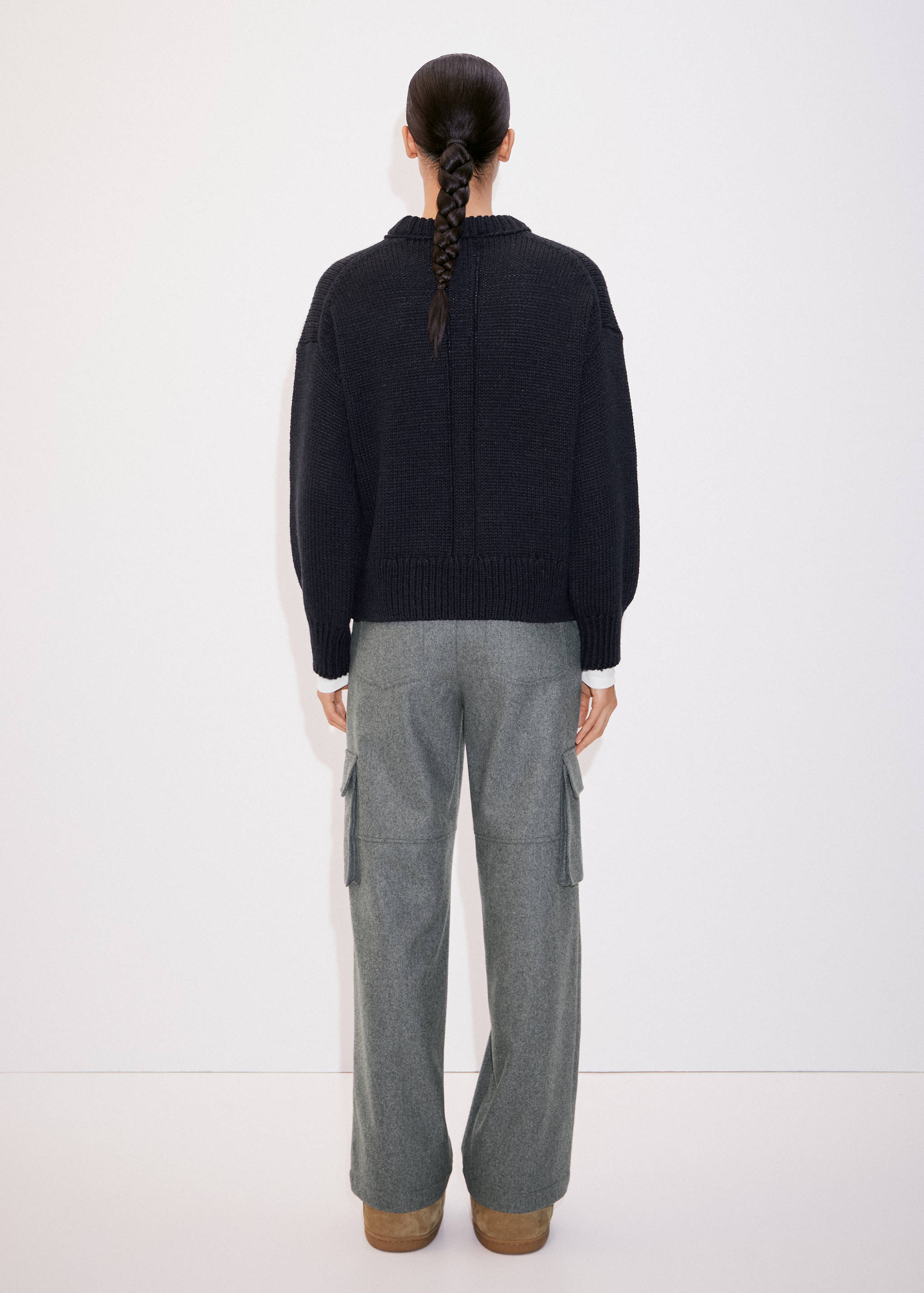 Puffed-sleeved wool sweater - Reverse of the article