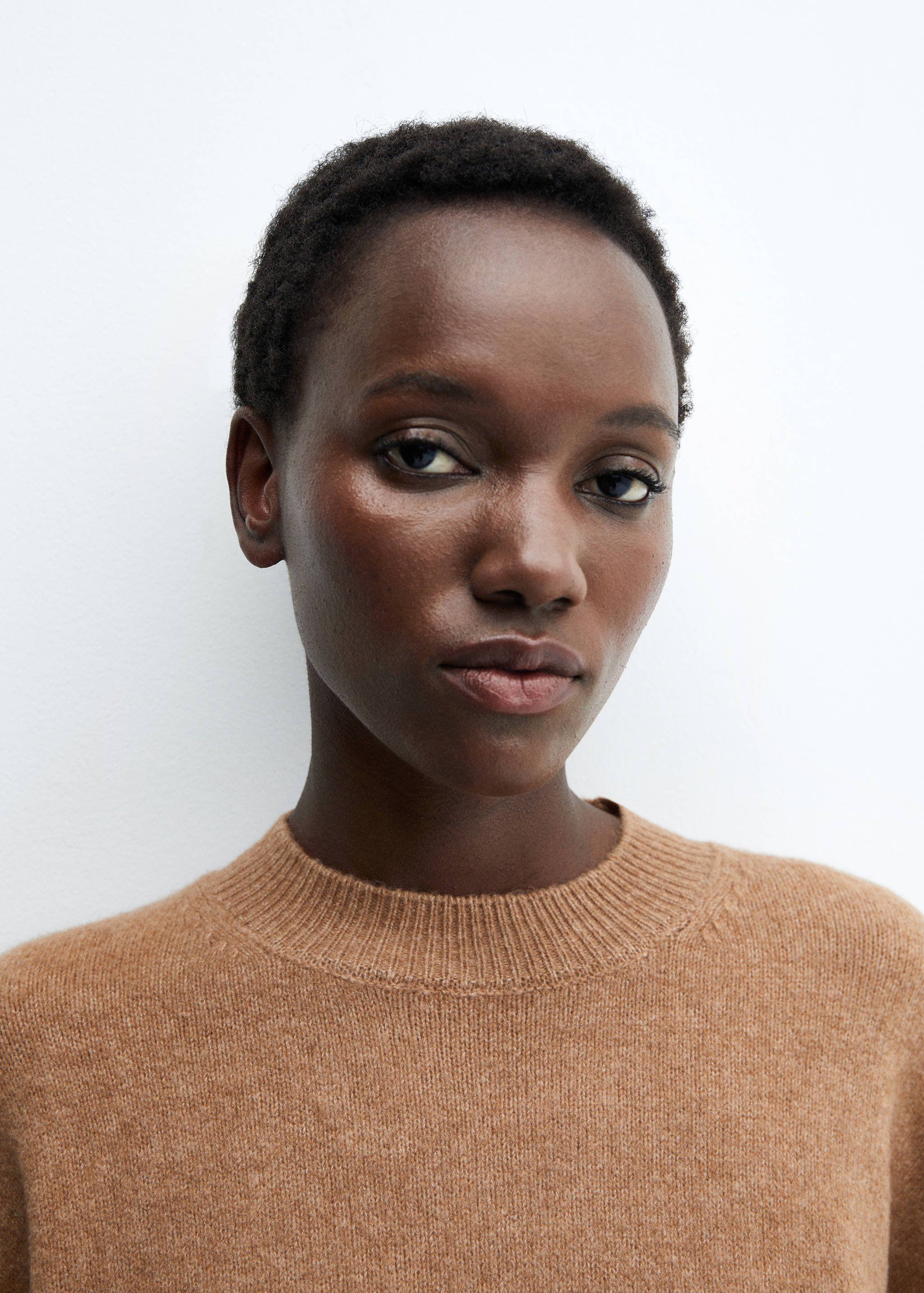 Round-neck knitted sweater - Details of the article 1