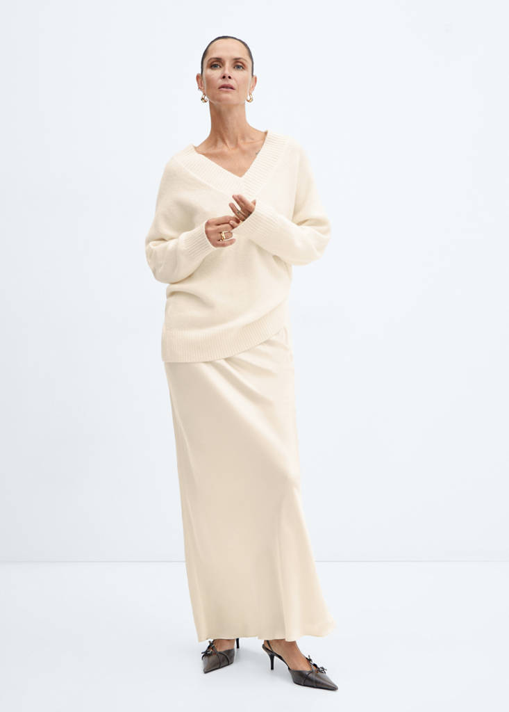 Oversized V-neck sweater — Ecru