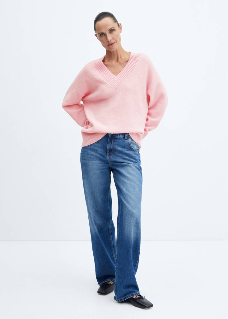 Oversized V-neck sweater — Pink