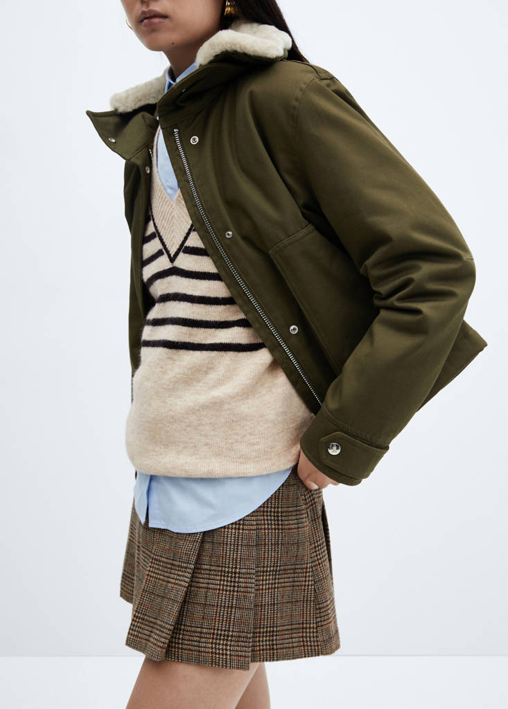 V-neck striped sweater — Sand