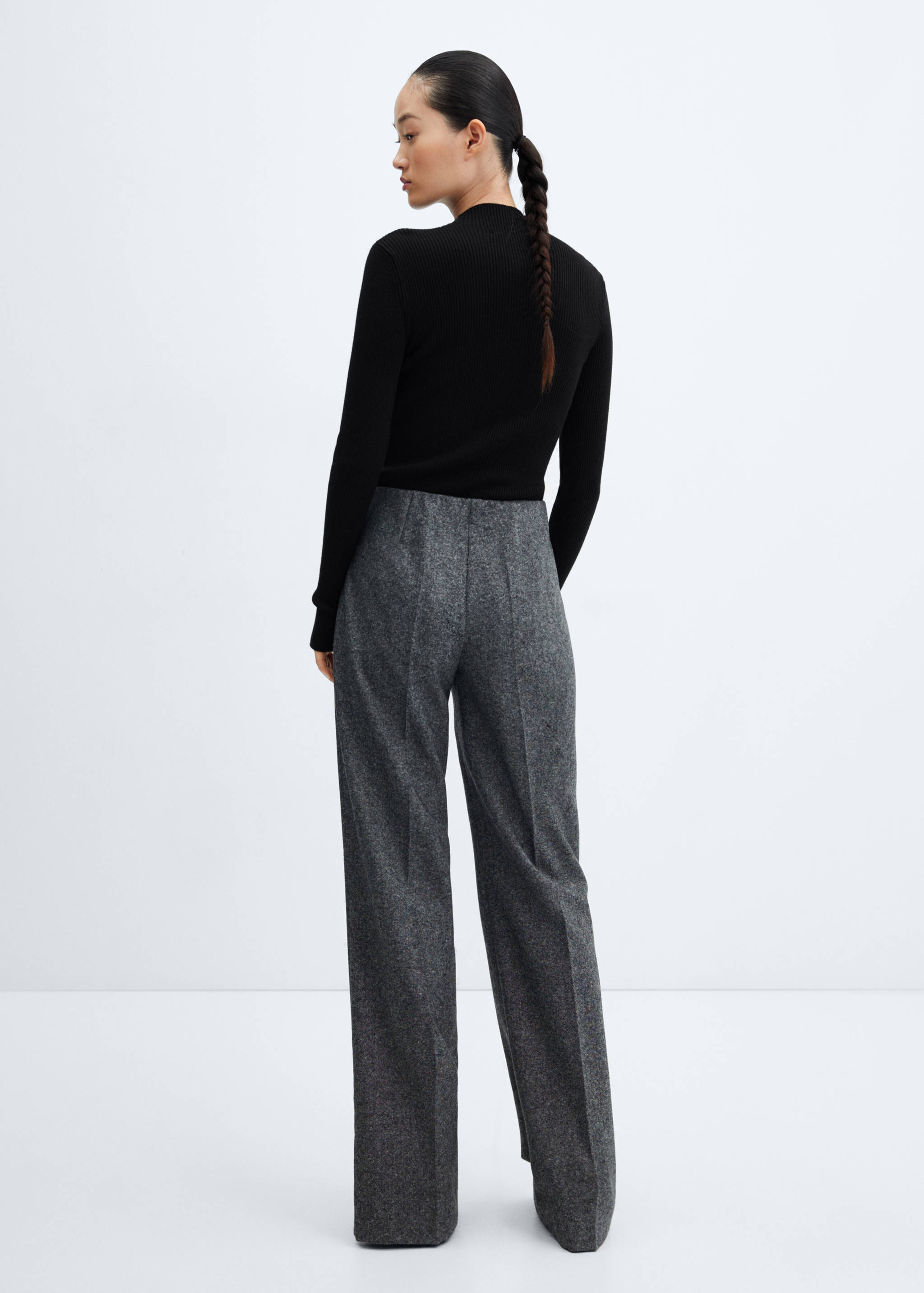 Ribbed sweater with buttons - Reverse of the article