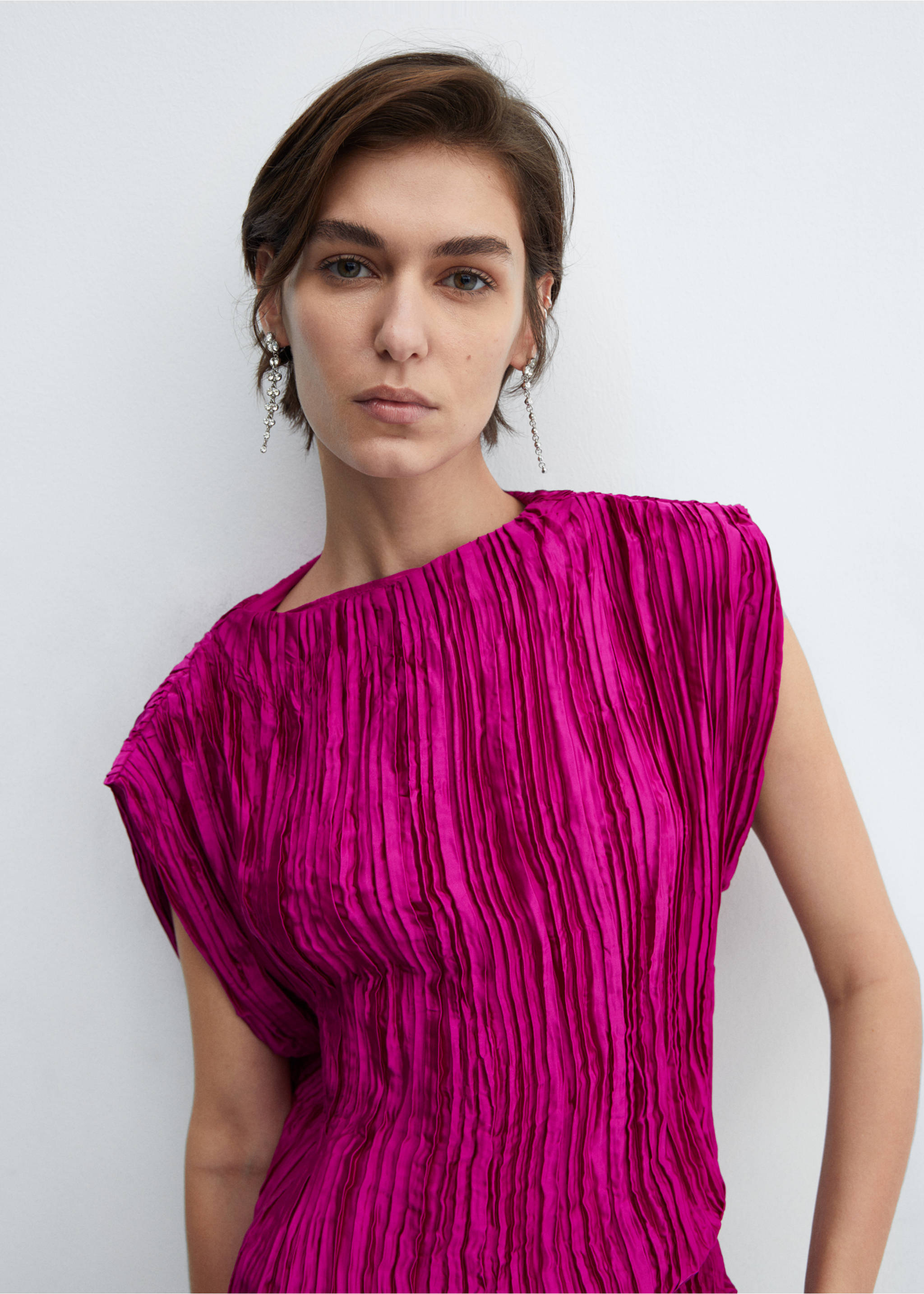 Blouse plissée satinée - Détail de l'article 1, Fuchsia. Ref: 57009101-00.