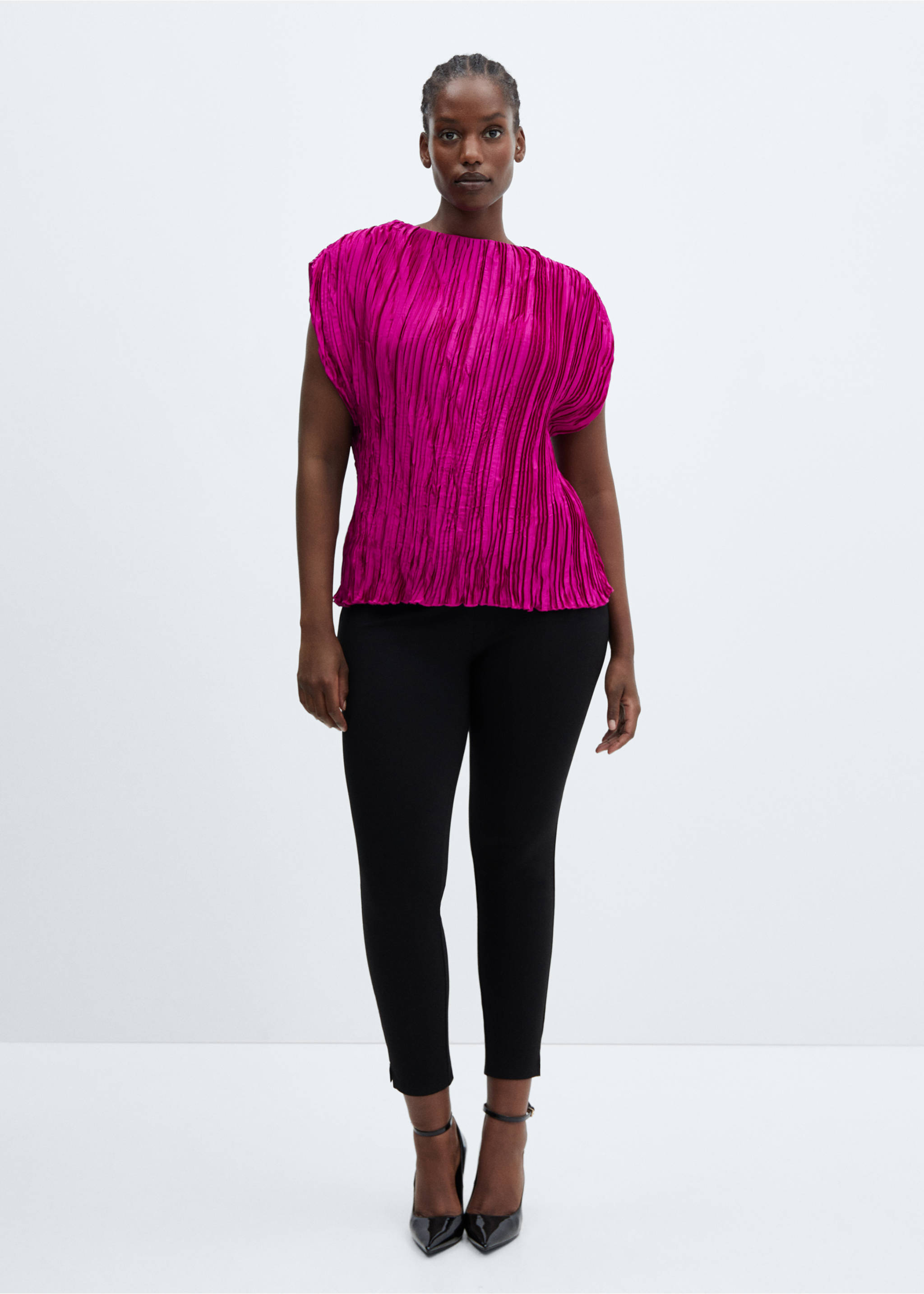 Blouse plissée satinée - Détail de l'article 3, Fuchsia. Ref: 57009101-00.