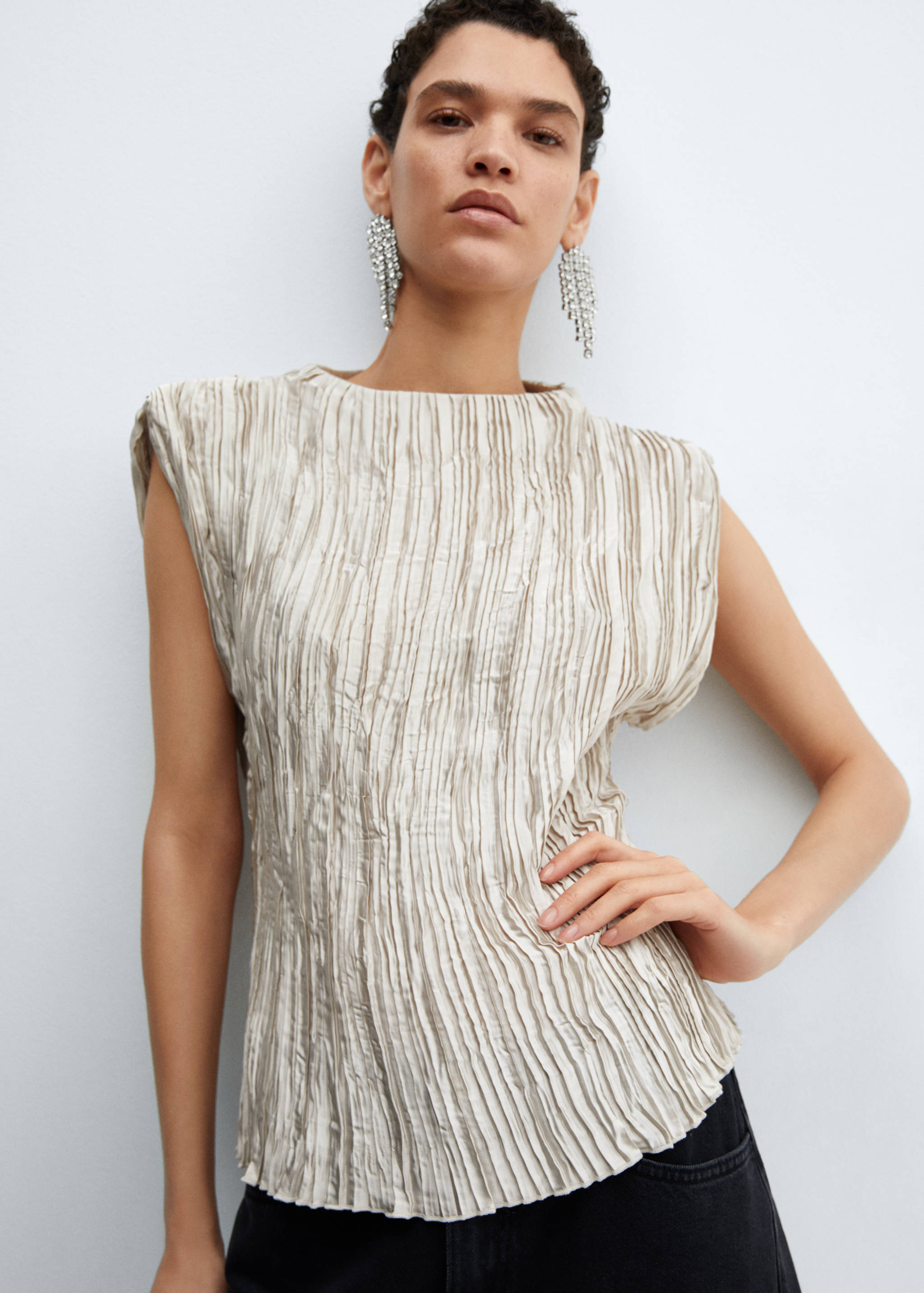 Satin pleated blouse - Details of the article 2