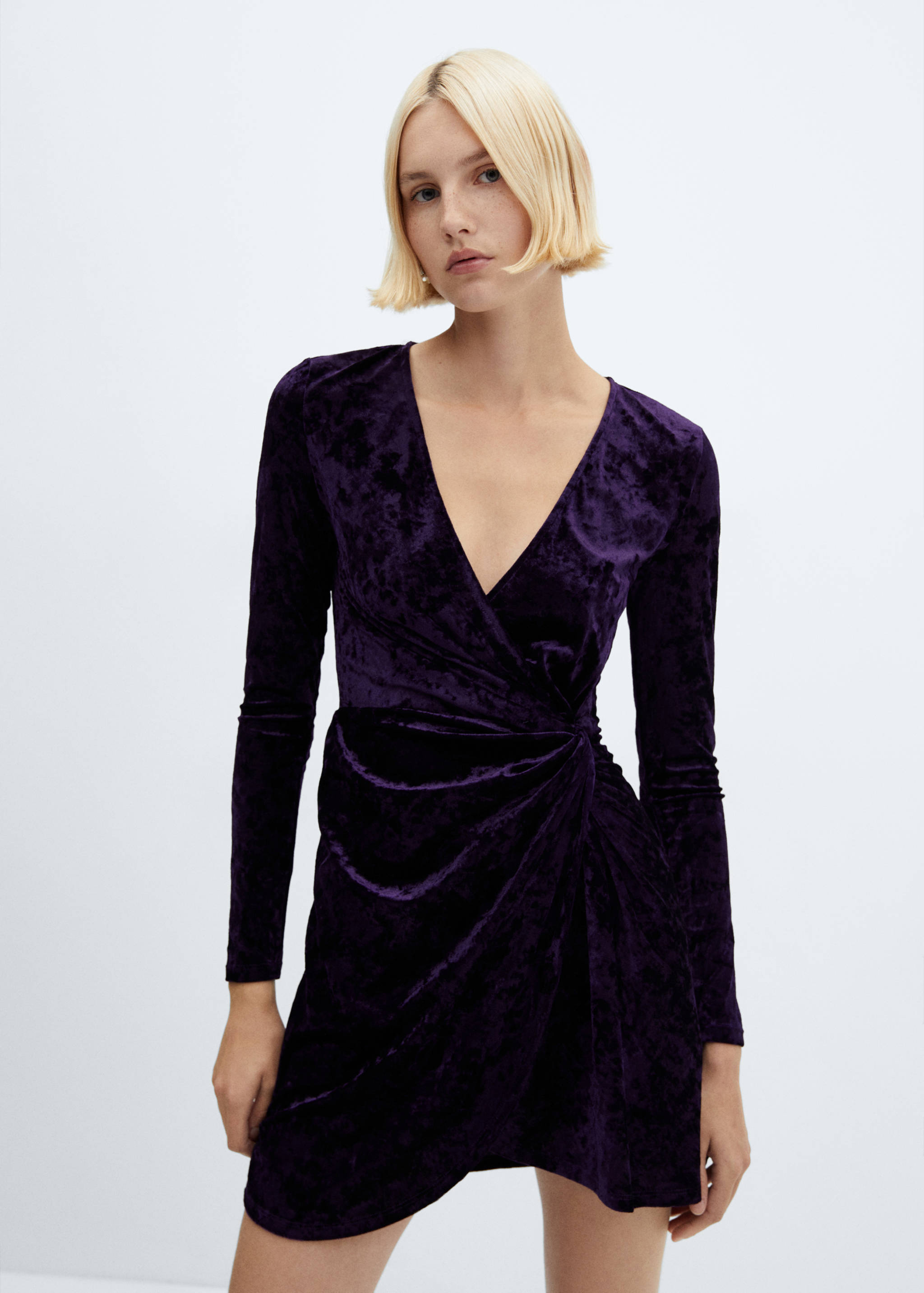 Vestido cruzado terciopelo - Plano medio
