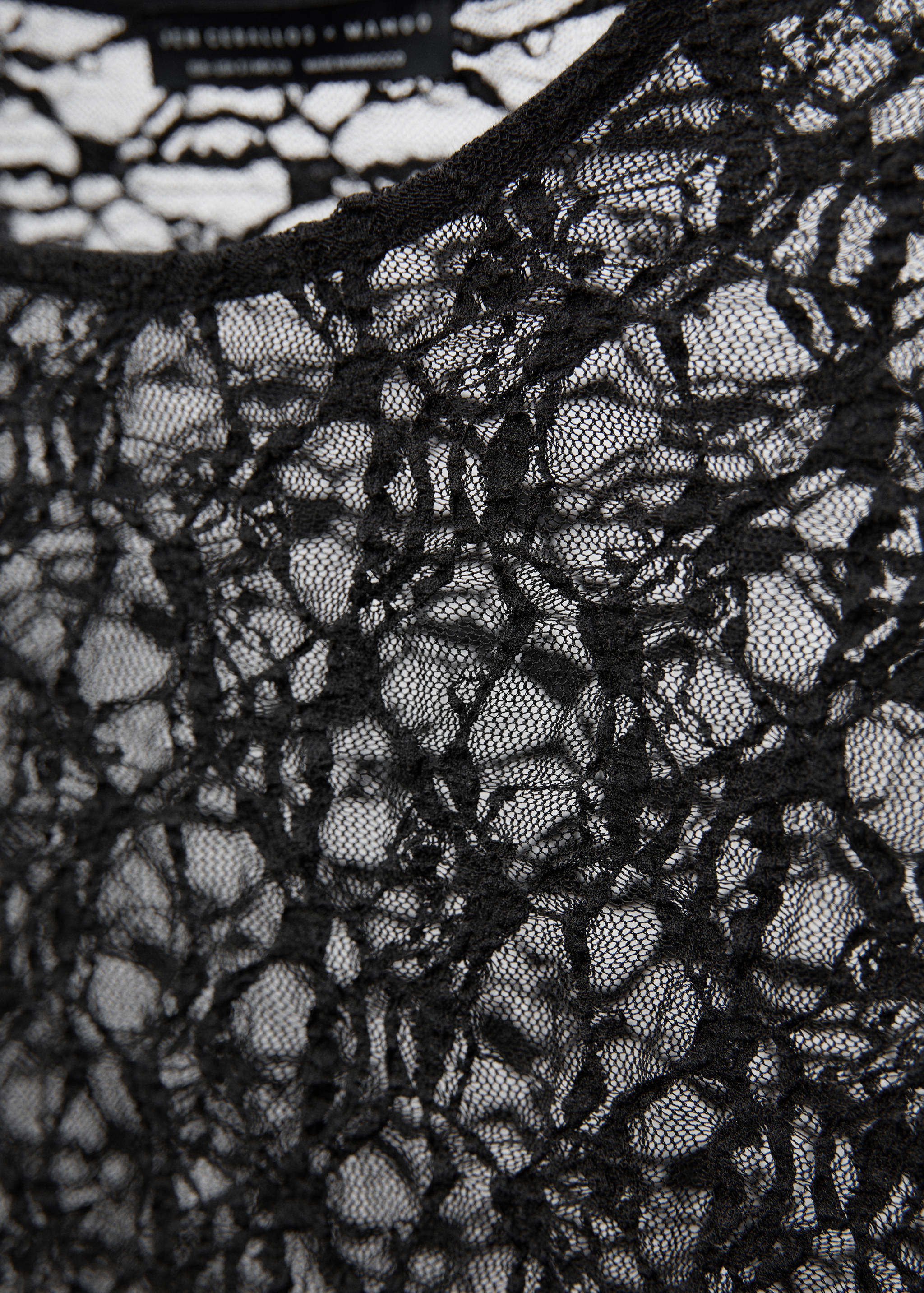 Long sleeve lace T-shirt - Details of the article 8