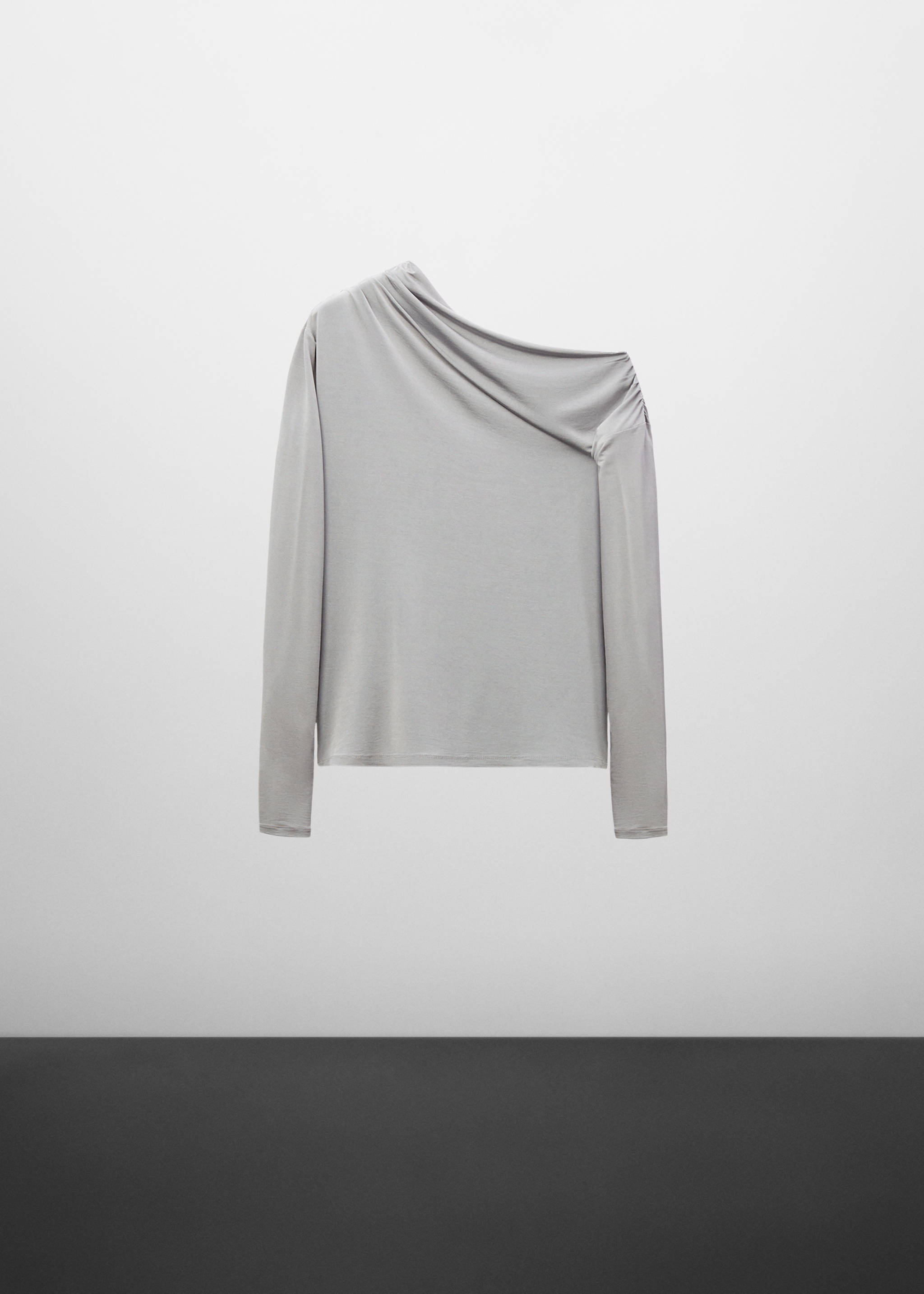 Camiseta asimétrica fruncida - Artículo sin modelo