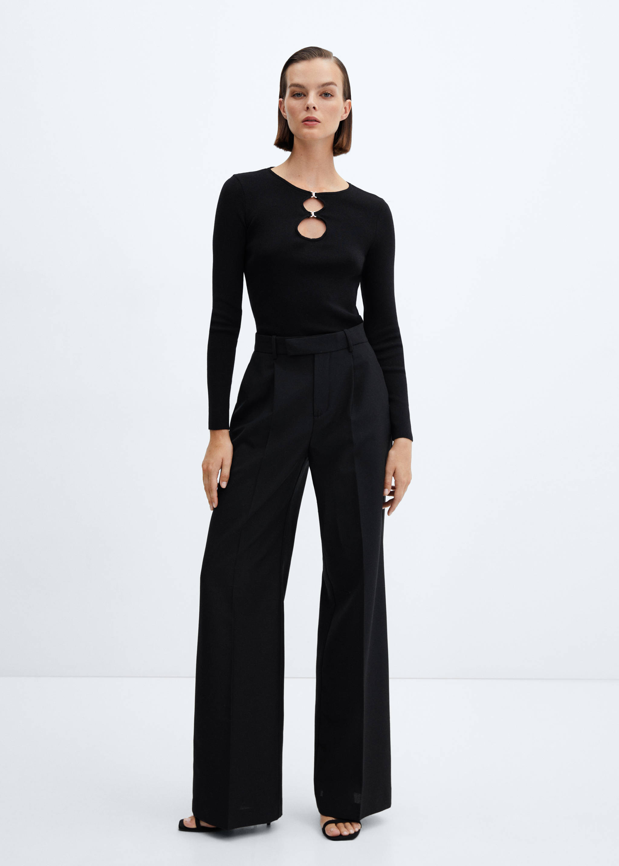 Cut-out sweater - General plane