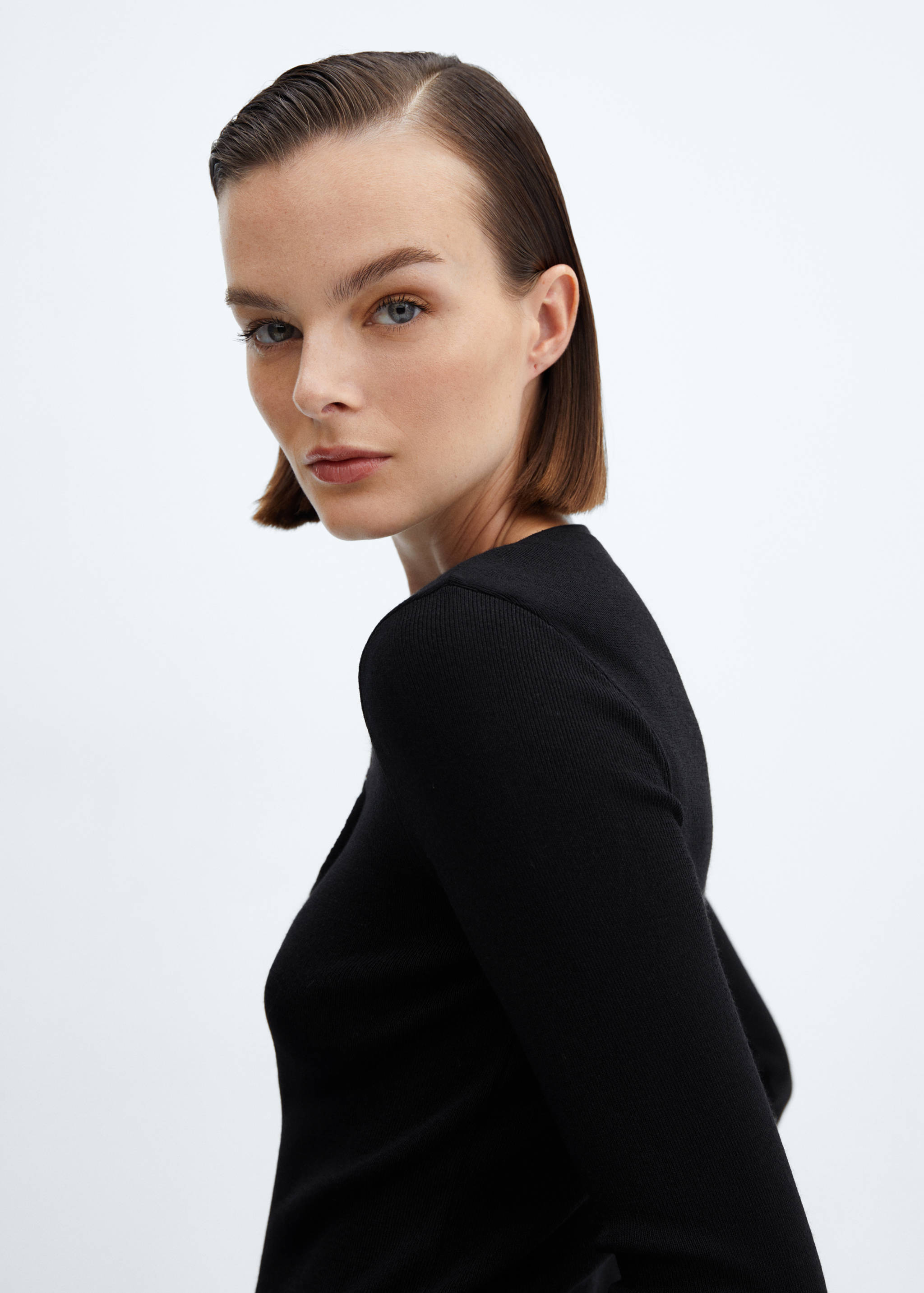 Cut-out sweater - Details of the article 1