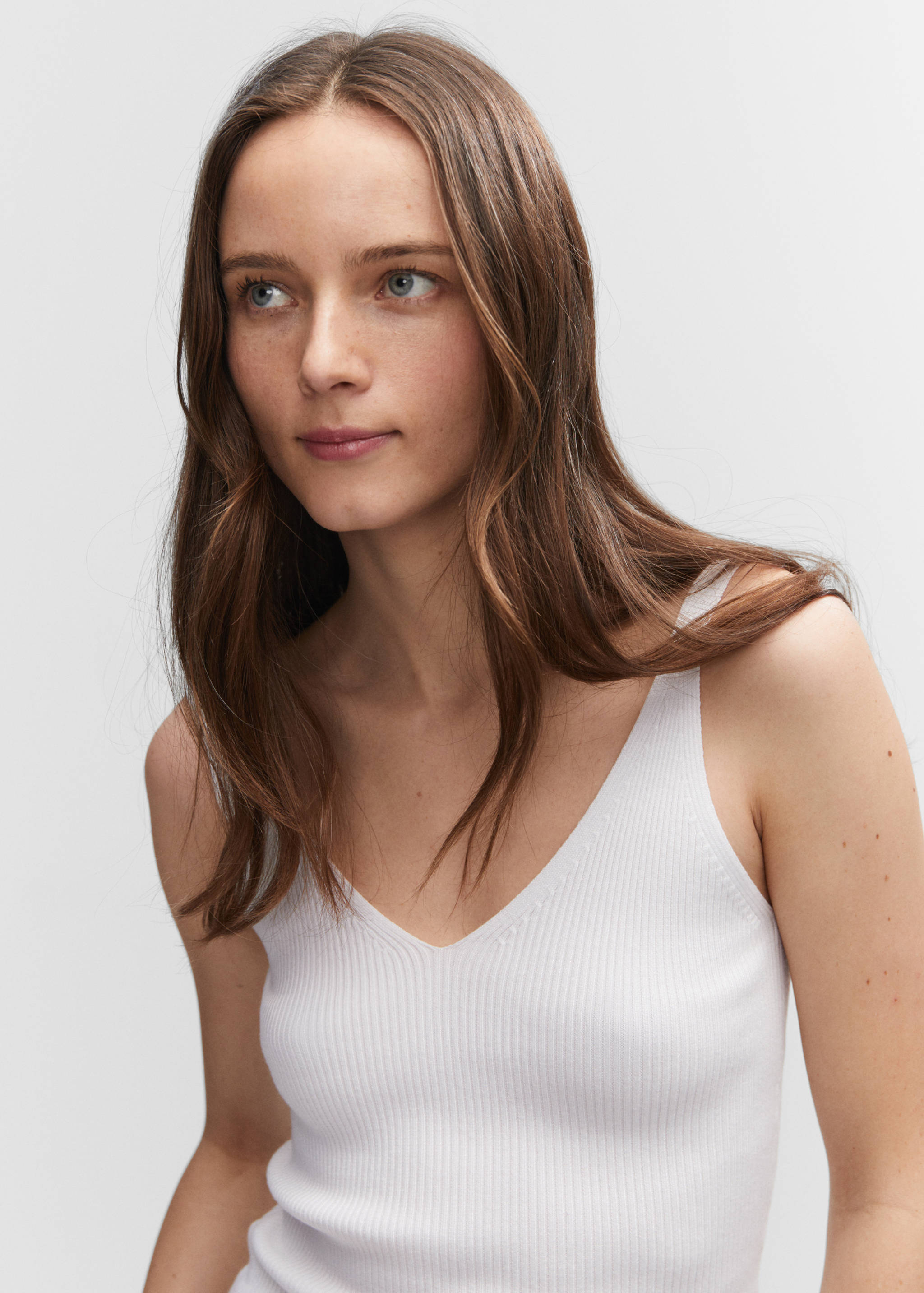 V-neck knitted top - Details of the article 1