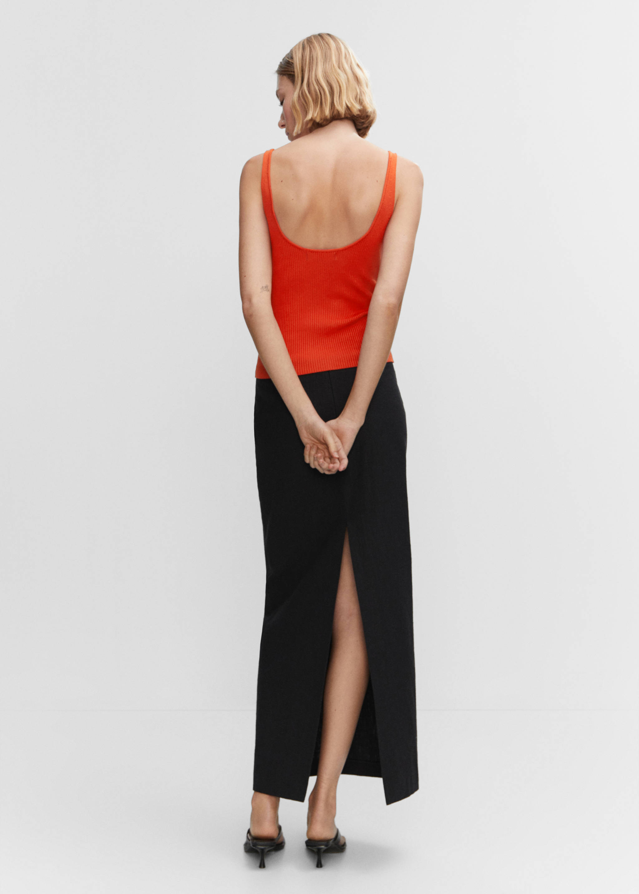 V-neck knitted top - Reverse of the article