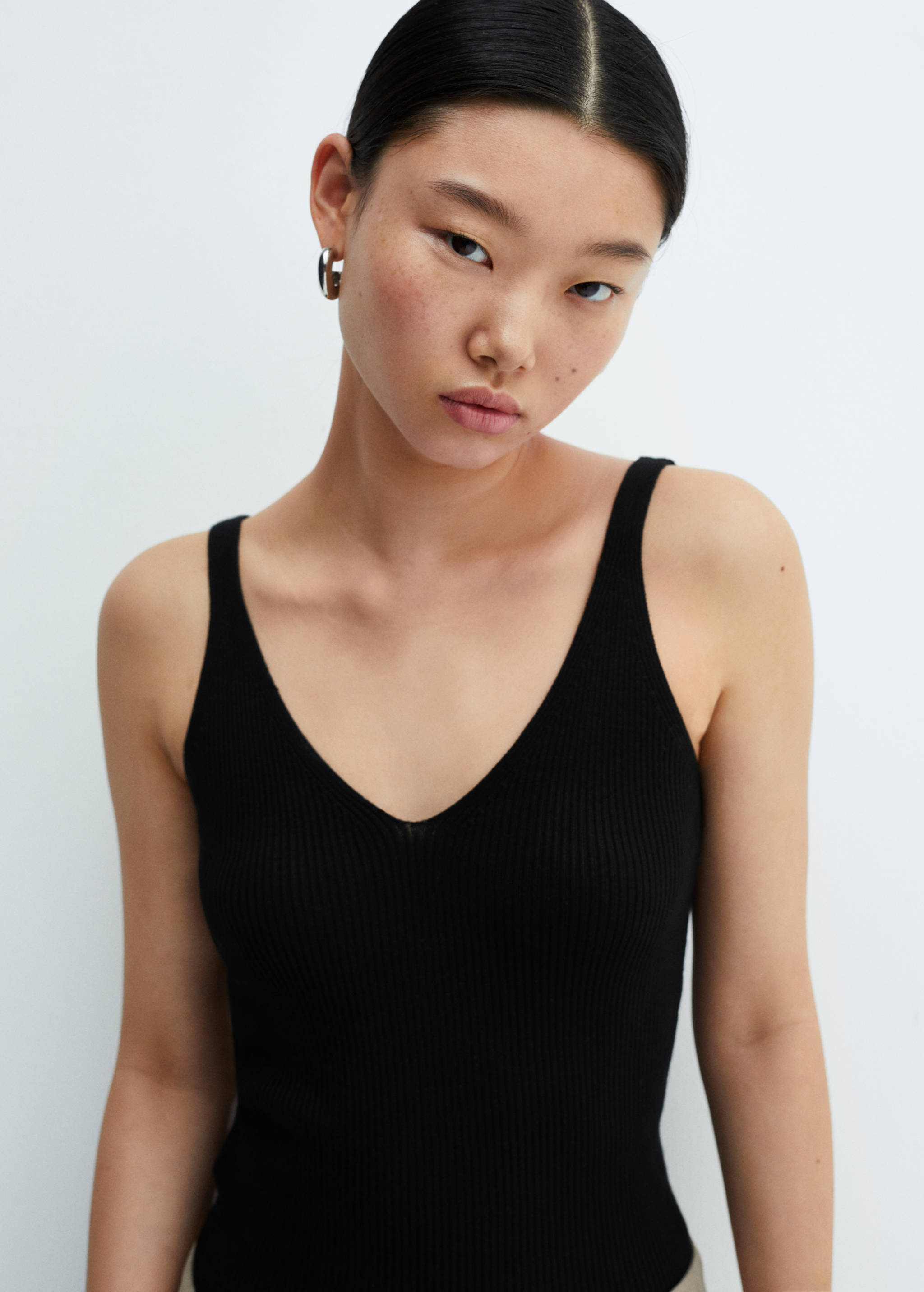 V-neck knitted top - Reverse of the article