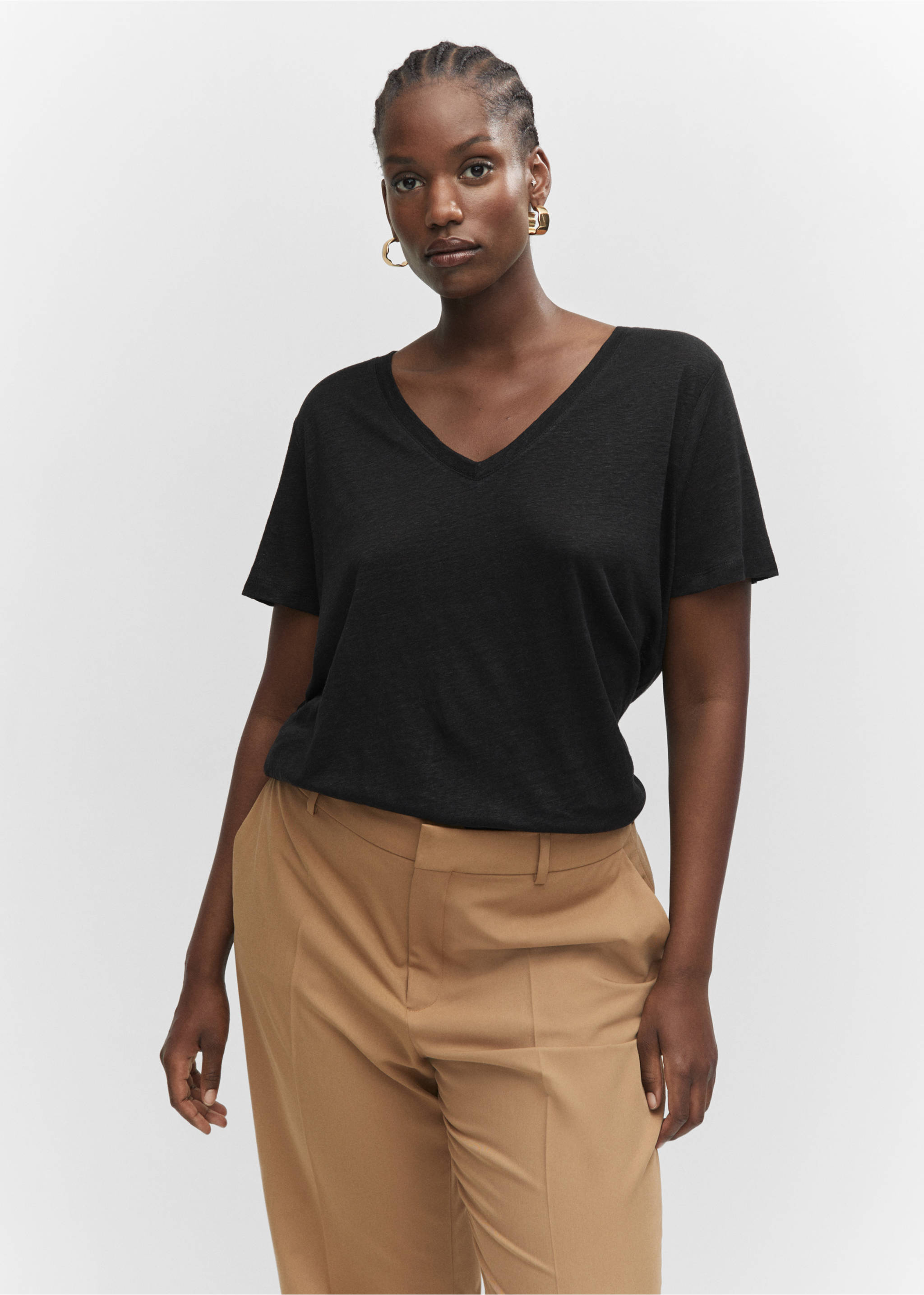 V-neck linen t-shirt - Details of the article 5, Black. Ref: 57010263-00.