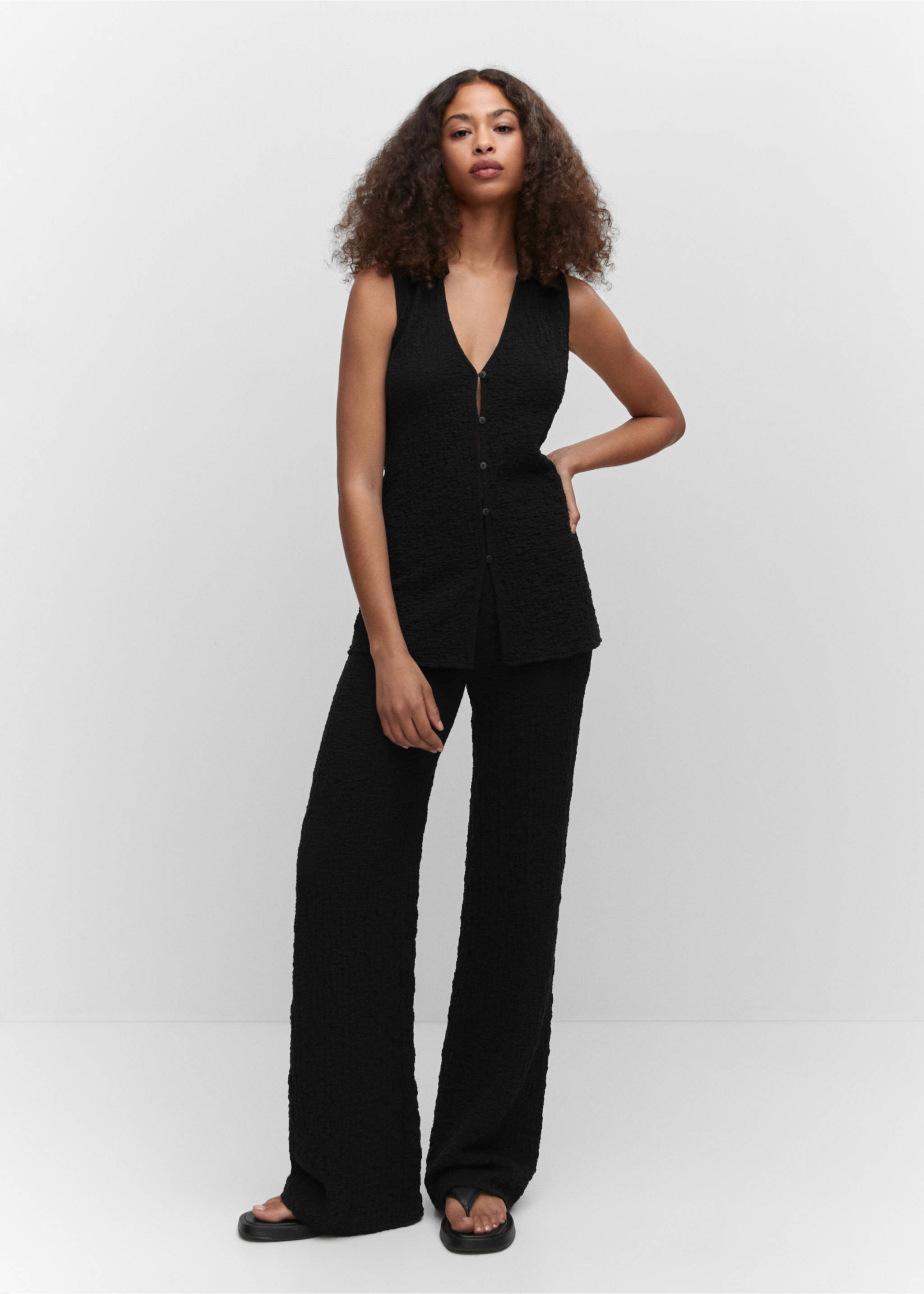 Textured polo neck gilet - General plane, Black. Ref: 57010277-00.