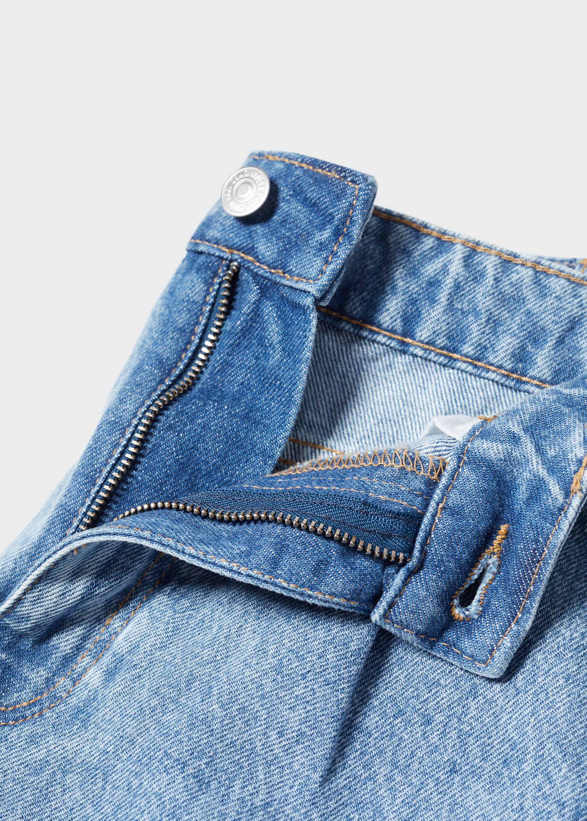 Slouchy denim shorts - Details of the article 8