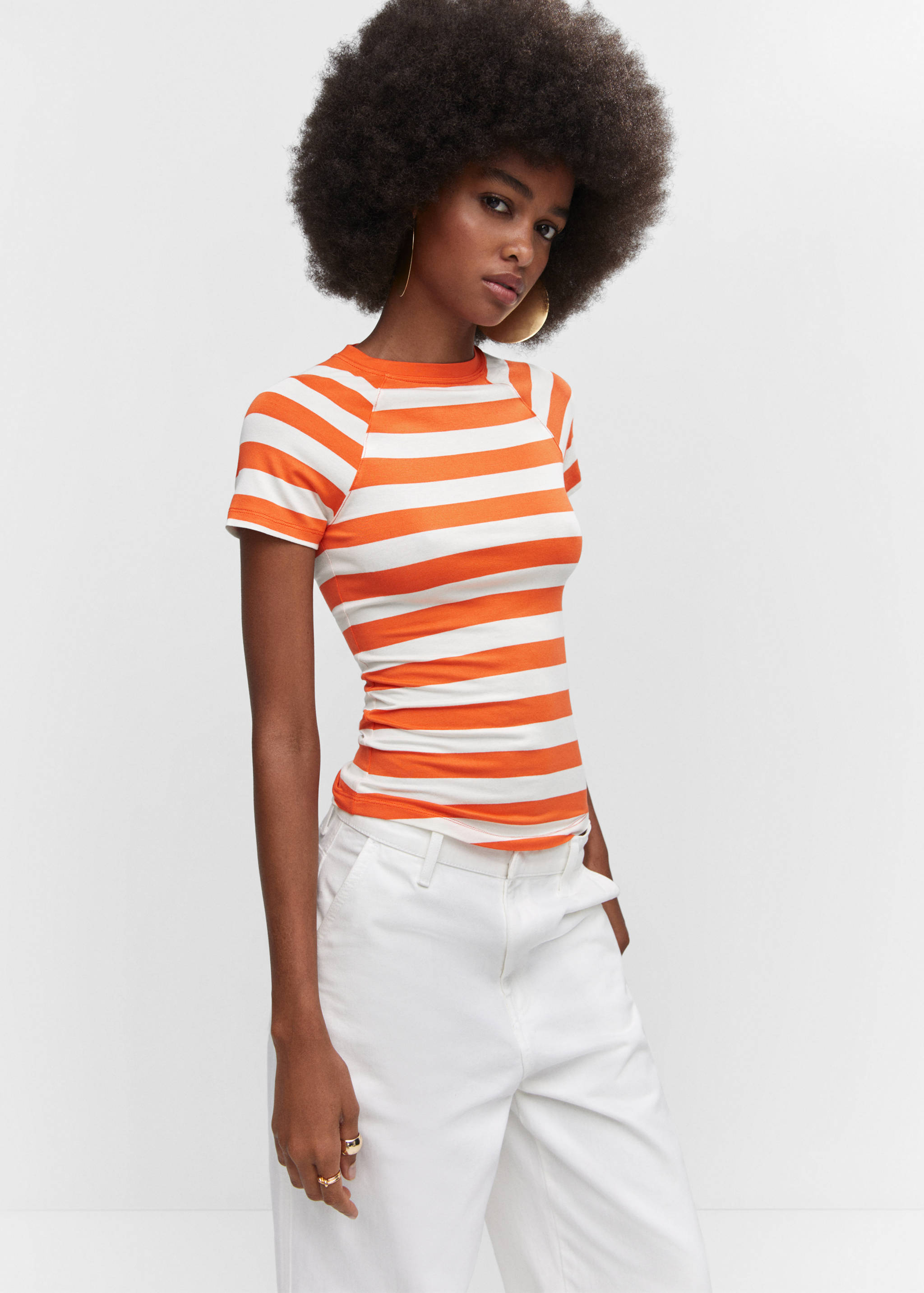 T-shirt imprimé à rayures - Plan moyen