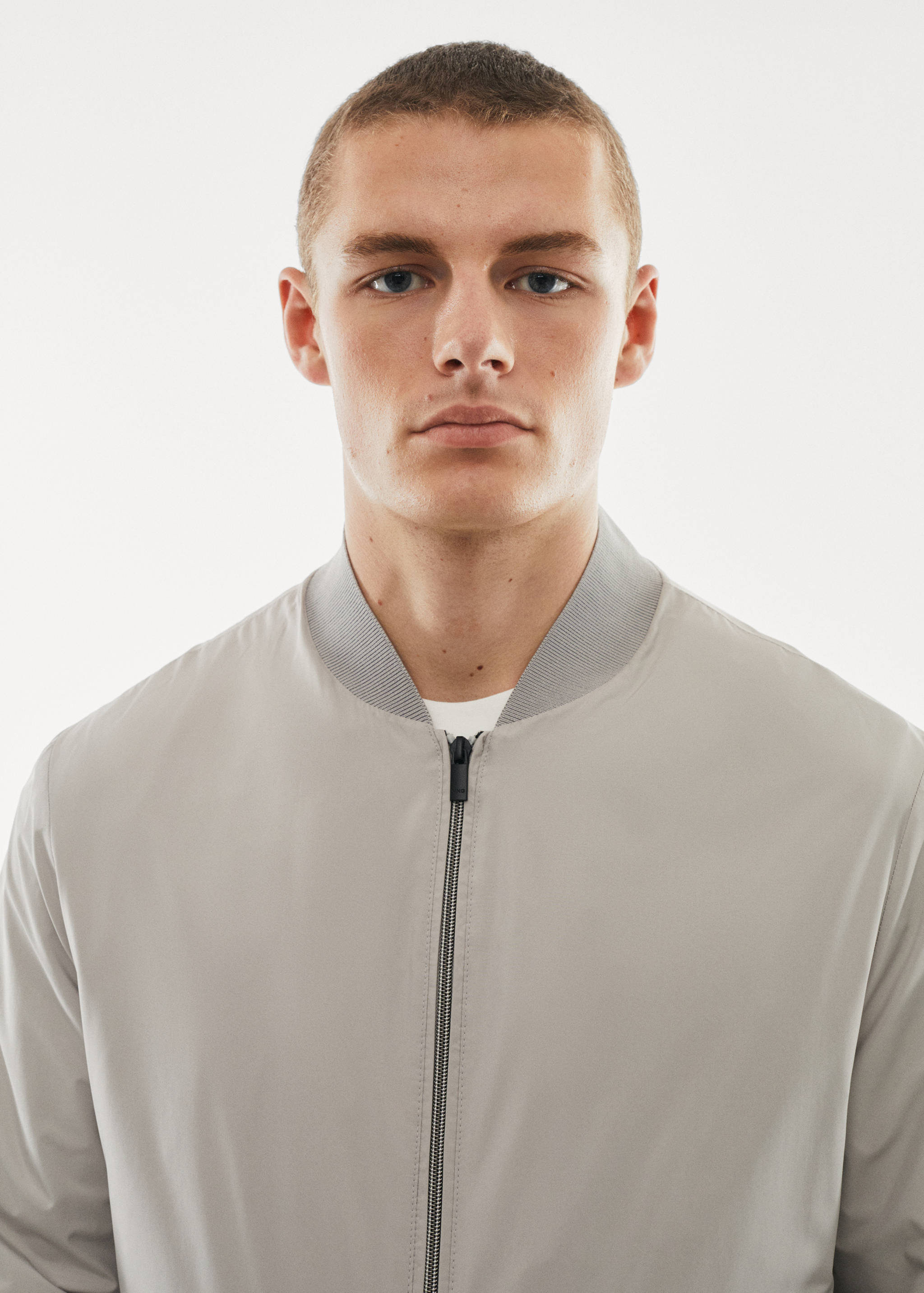 Bomber jacket made of water-repellent technical fabric - Details of the article 1