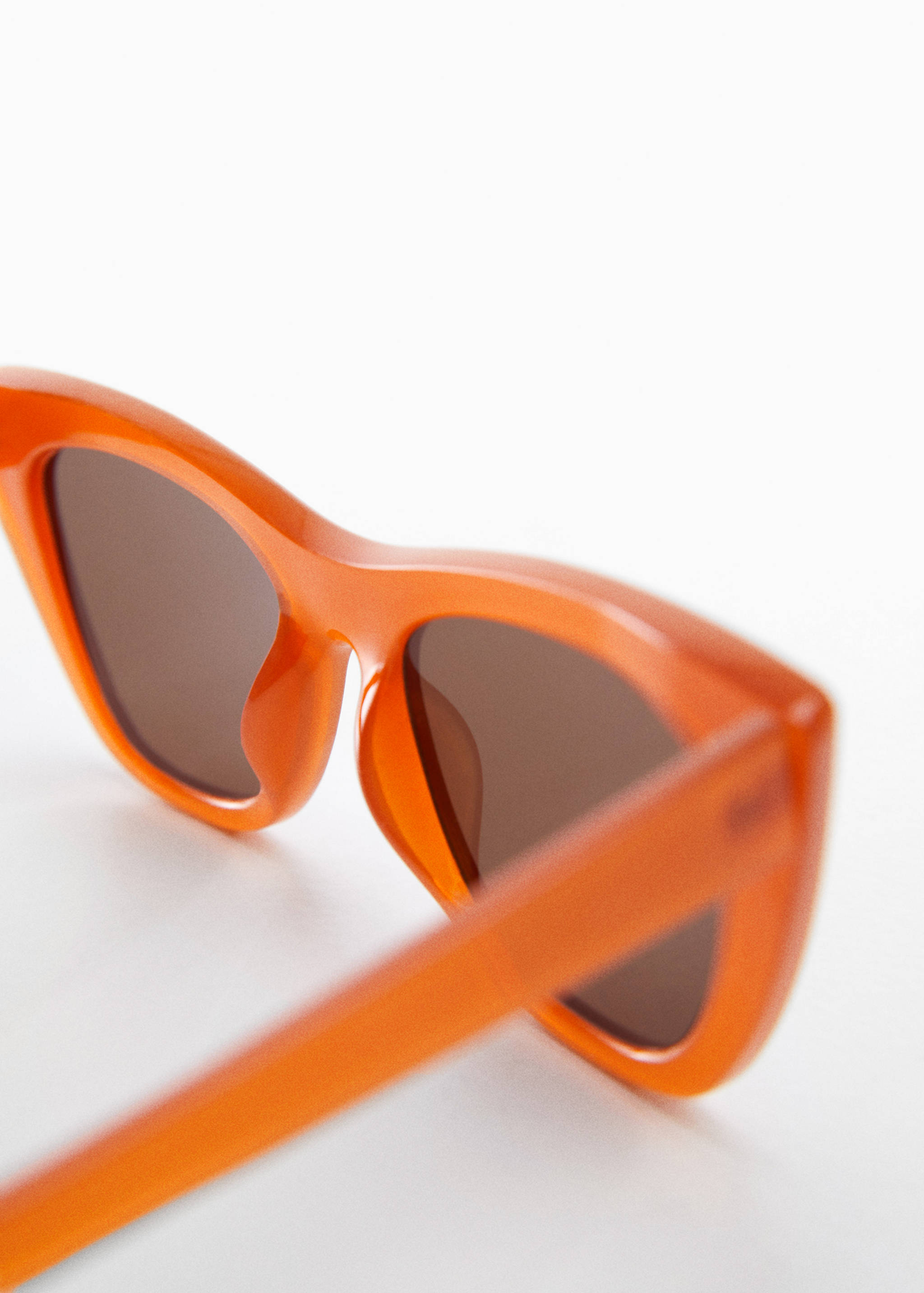 Resin frame sunglasses - Details of the article 1