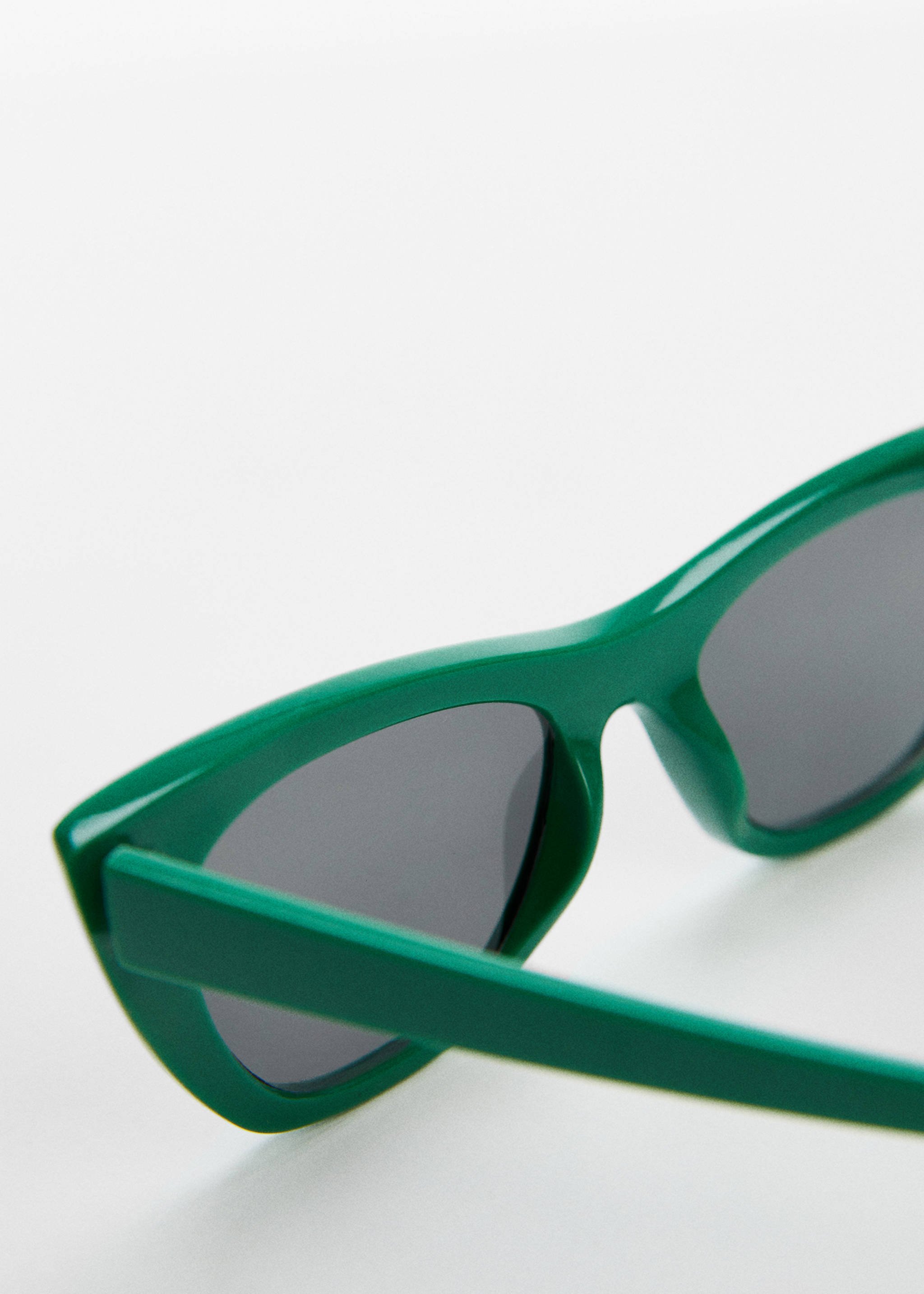 Resin frame sunglasses - Details of the article 1