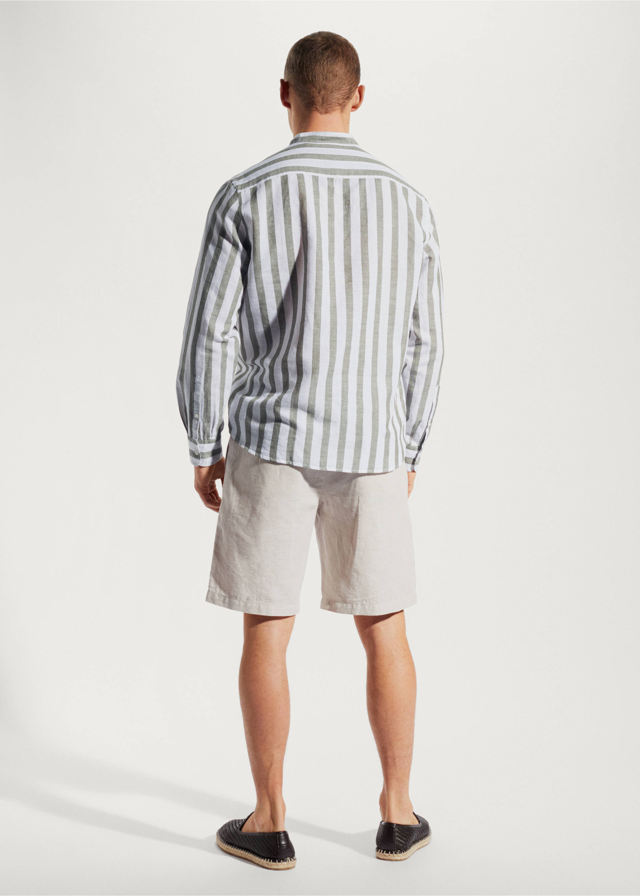 Regular-fit striped linen shirt - Reverse of the article, Khaki. Ref: 57010629-00.