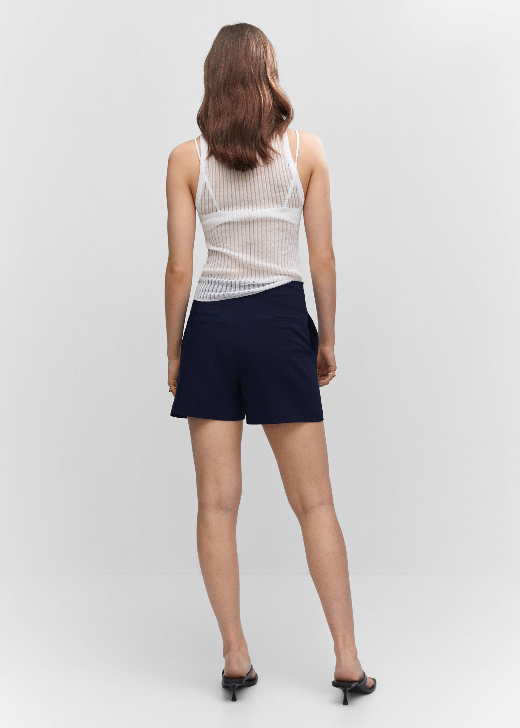 High-waist straight shorts - Reverse of the article