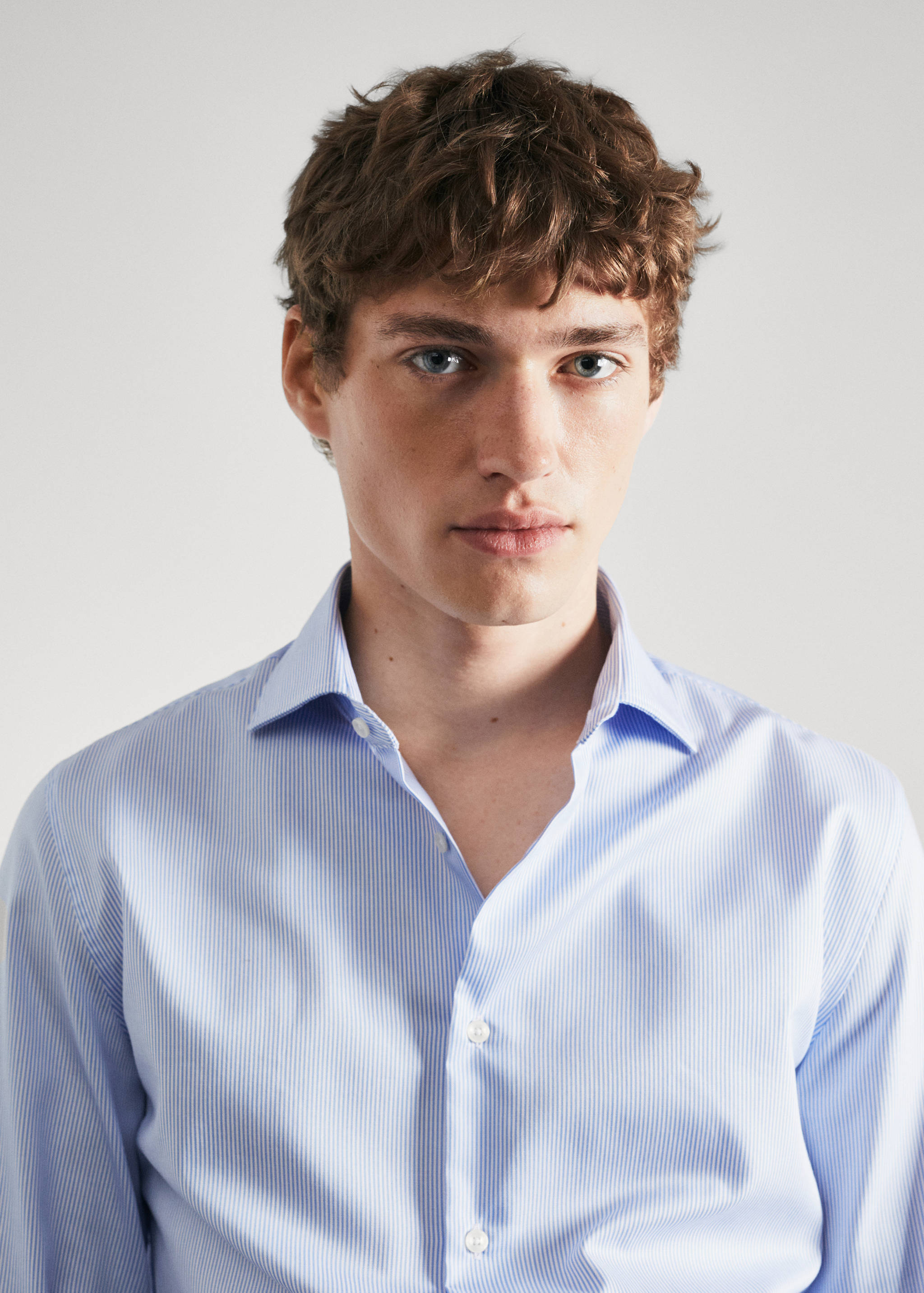 Slim-fit twill pinstripe suit shirt - Details of the article 1