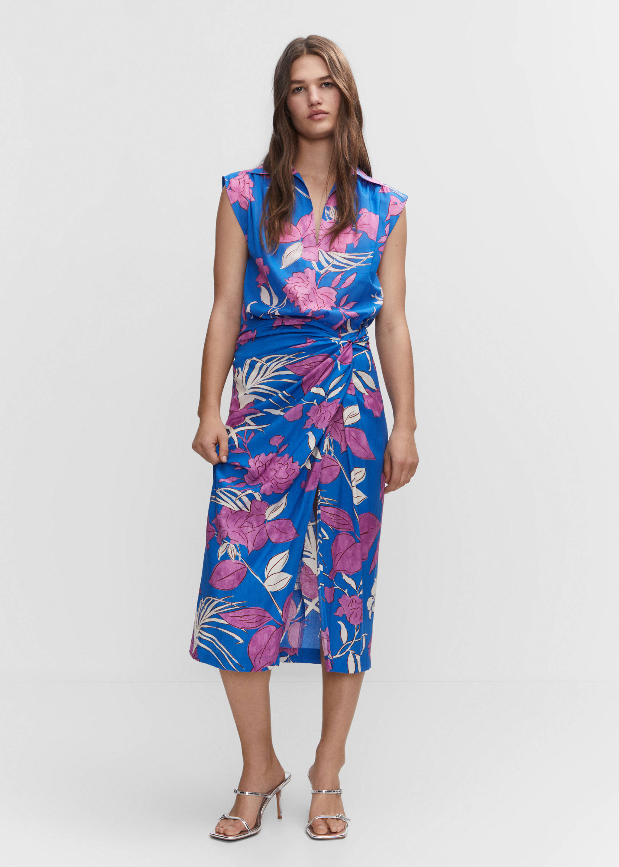 Рубашка без рукавов с принтом - Общий план