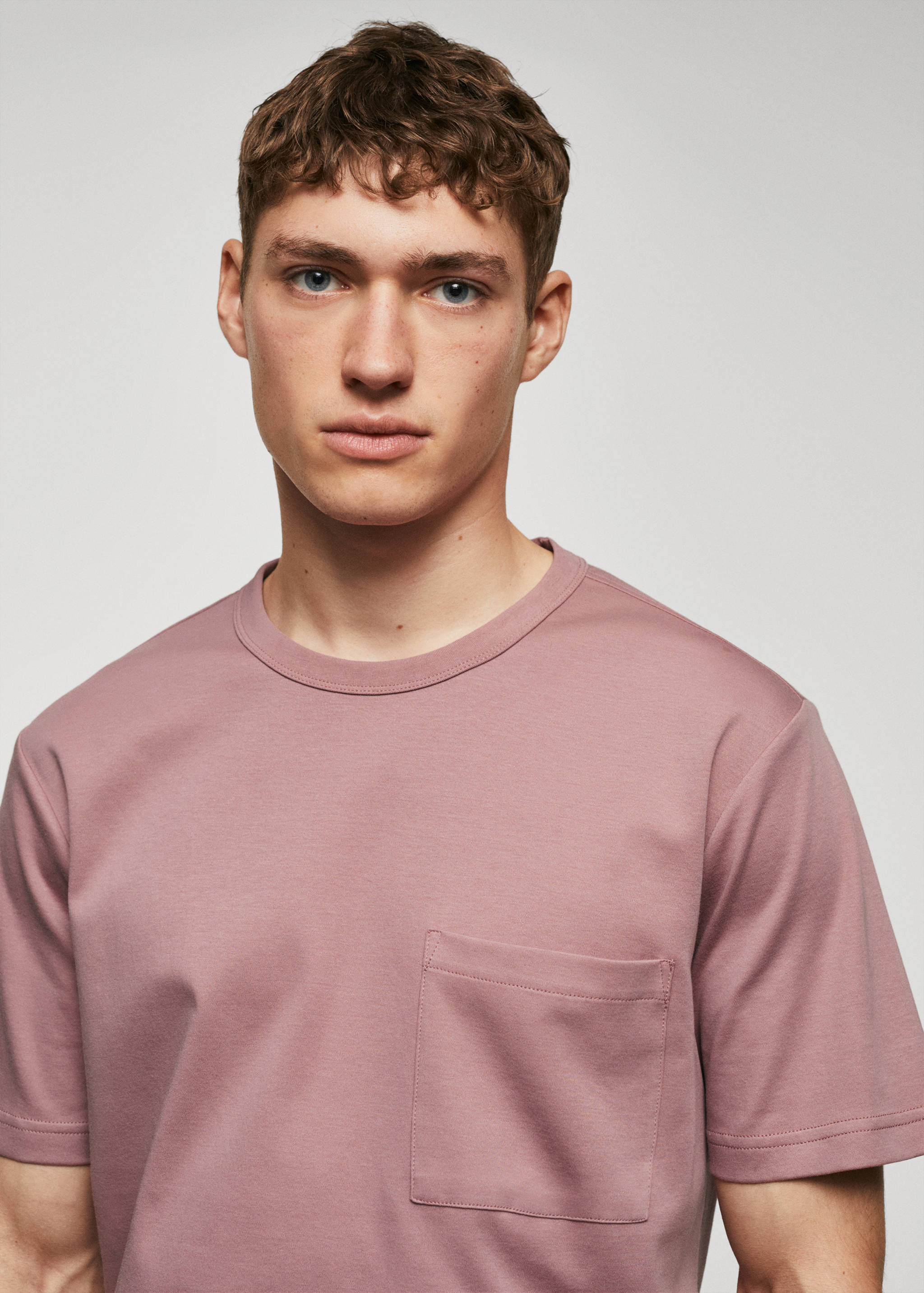 Футболка с карманом 100% хлопок - Деталь изделия 1